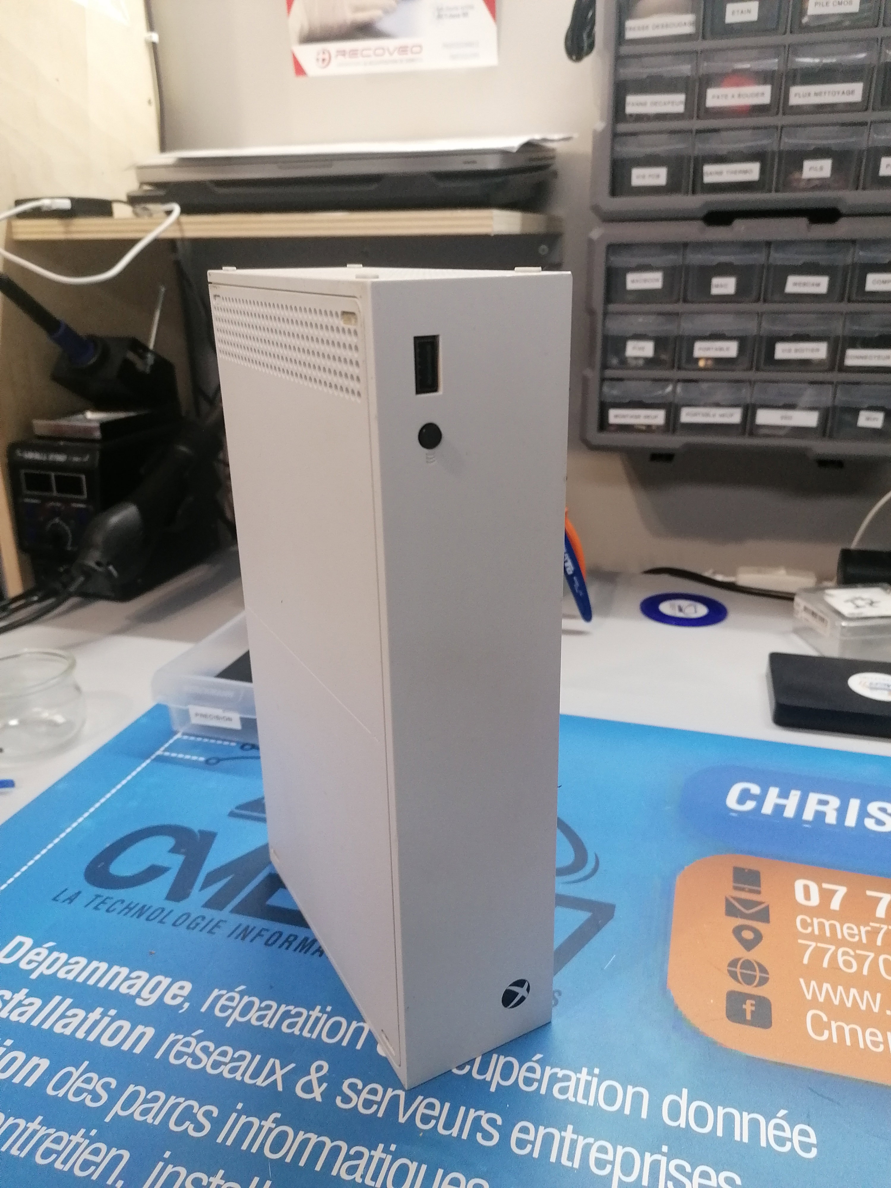 Restaurer le Plaisir du Jeu : Instantanés de Réparation de Consoles