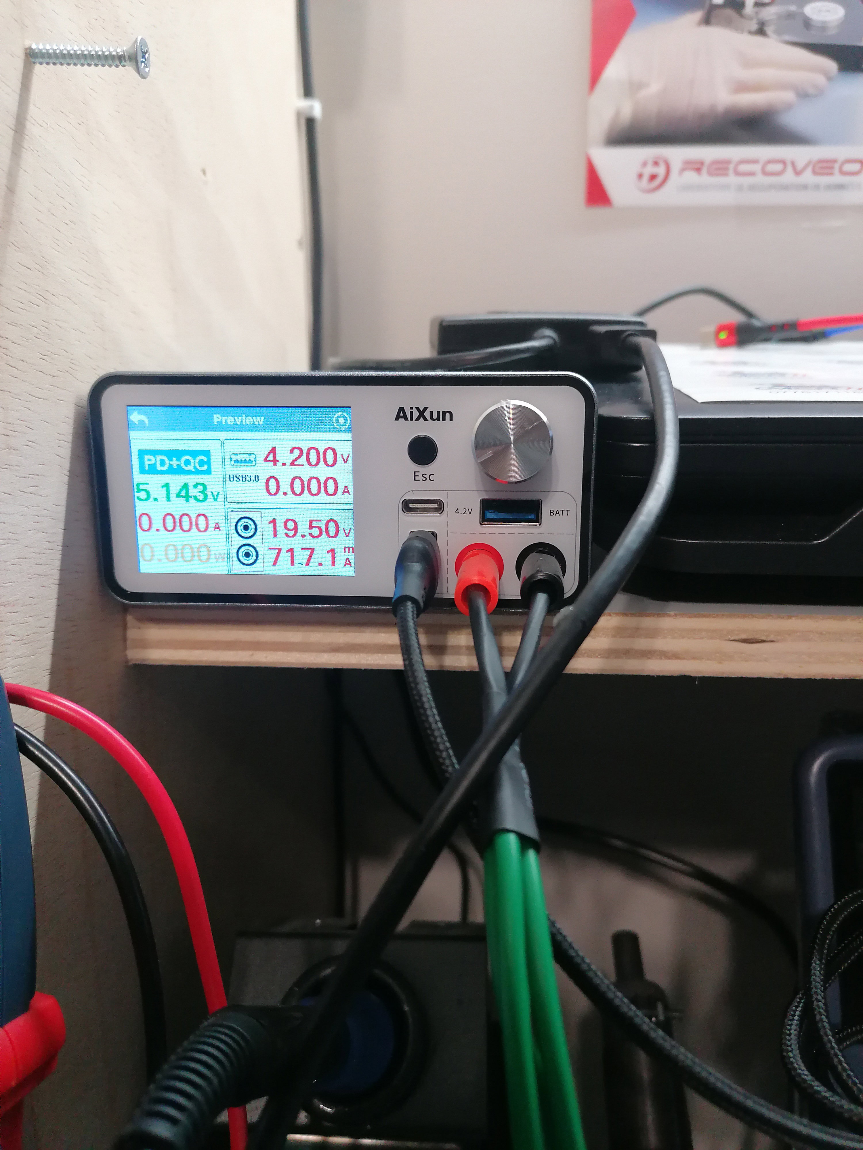 Au Coeur de la Technologie : Photos de Micro-Soudure Réparatrice