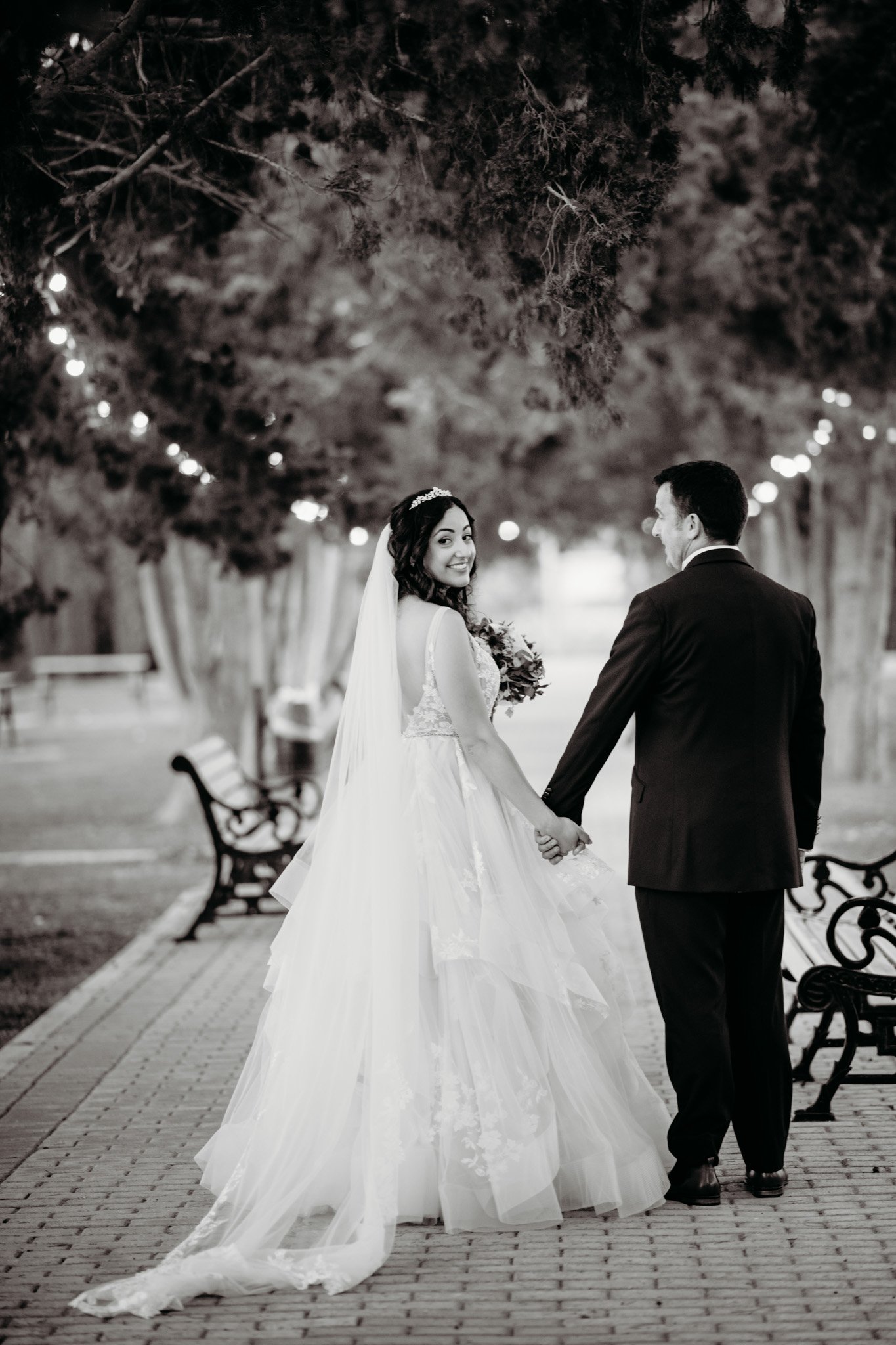 wedding photo shoot at chinese gardens in malta