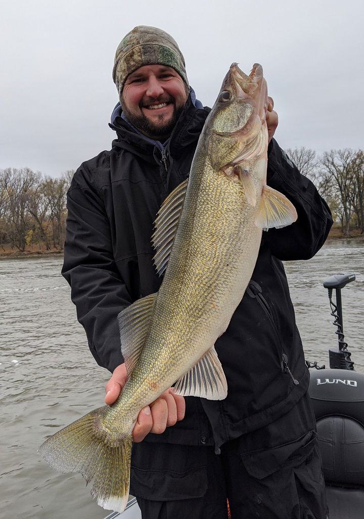 Pool 4 (Red Wing) Water Temp: 44 Level: 3.6Flow:@17,300cfs - HAHN'S FISHING  GUIDE