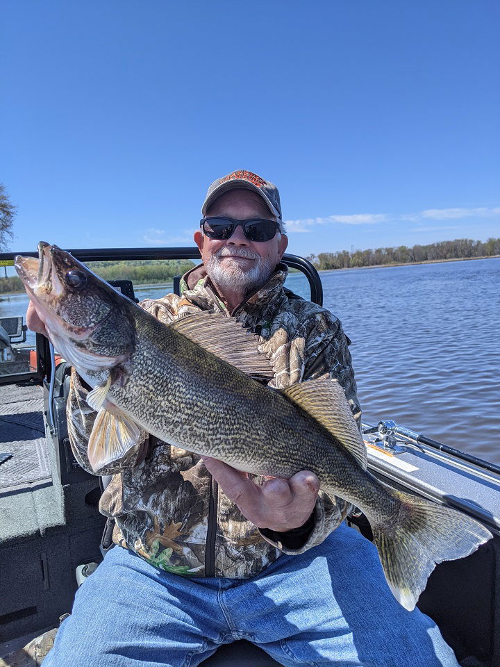 Pool 4 (Red Wing) Water Temp 54: Level 5.5 :Flow @ 30,300cfs