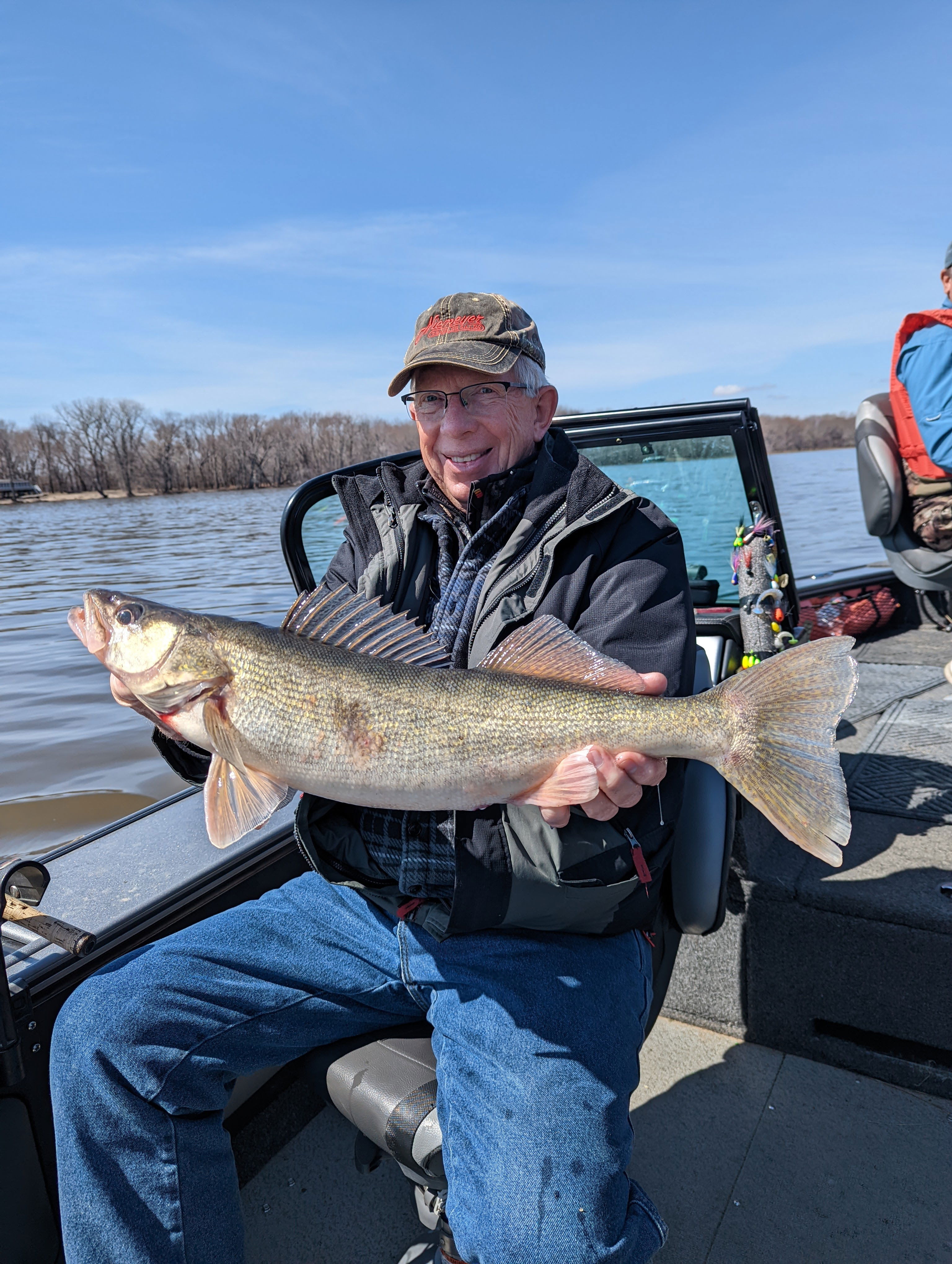 POOL 4 (RED WING) WATER TEMP 37 LEVEL 7.6FLOW 36,100 HAHN'S