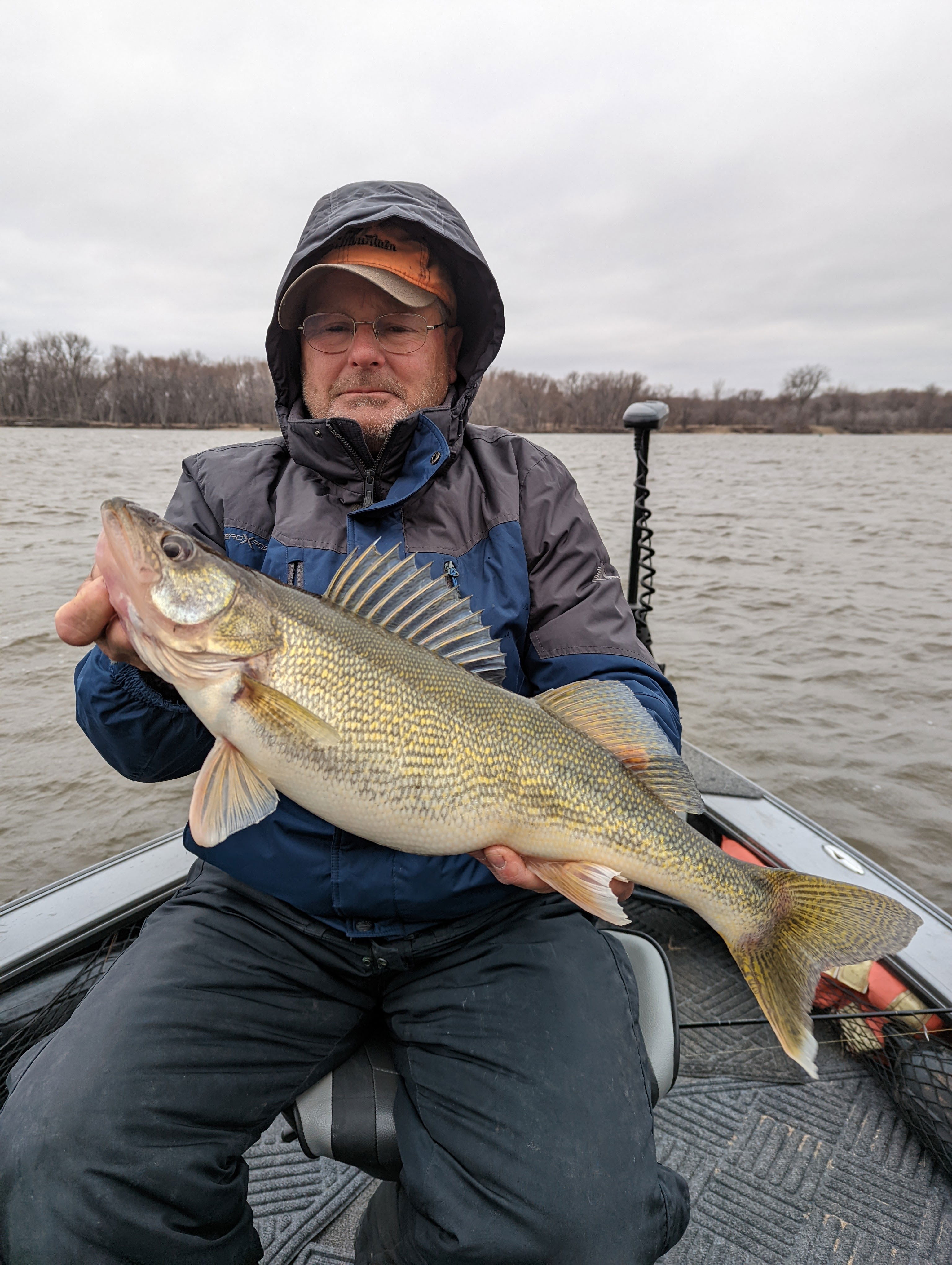 POOL 4 (RED WING) WATER TEMP 37 LEVEL 7.6FLOW 36,100 HAHN'S