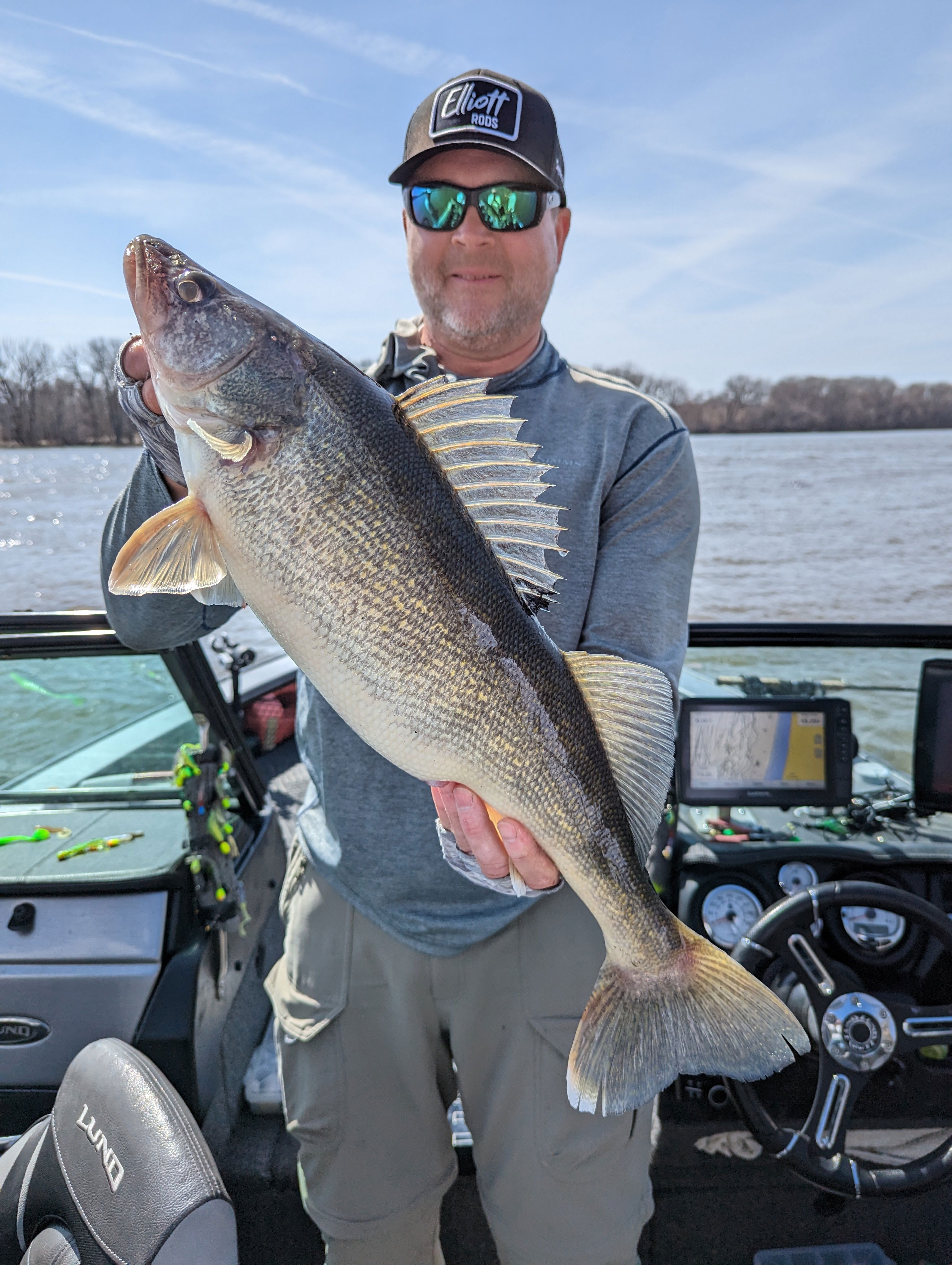 POOL 4 (RED WING) WATER TEMP 78: LEVEL 2.5:FLOW @ 10,400 - HAHN'S FISHING  GUIDE