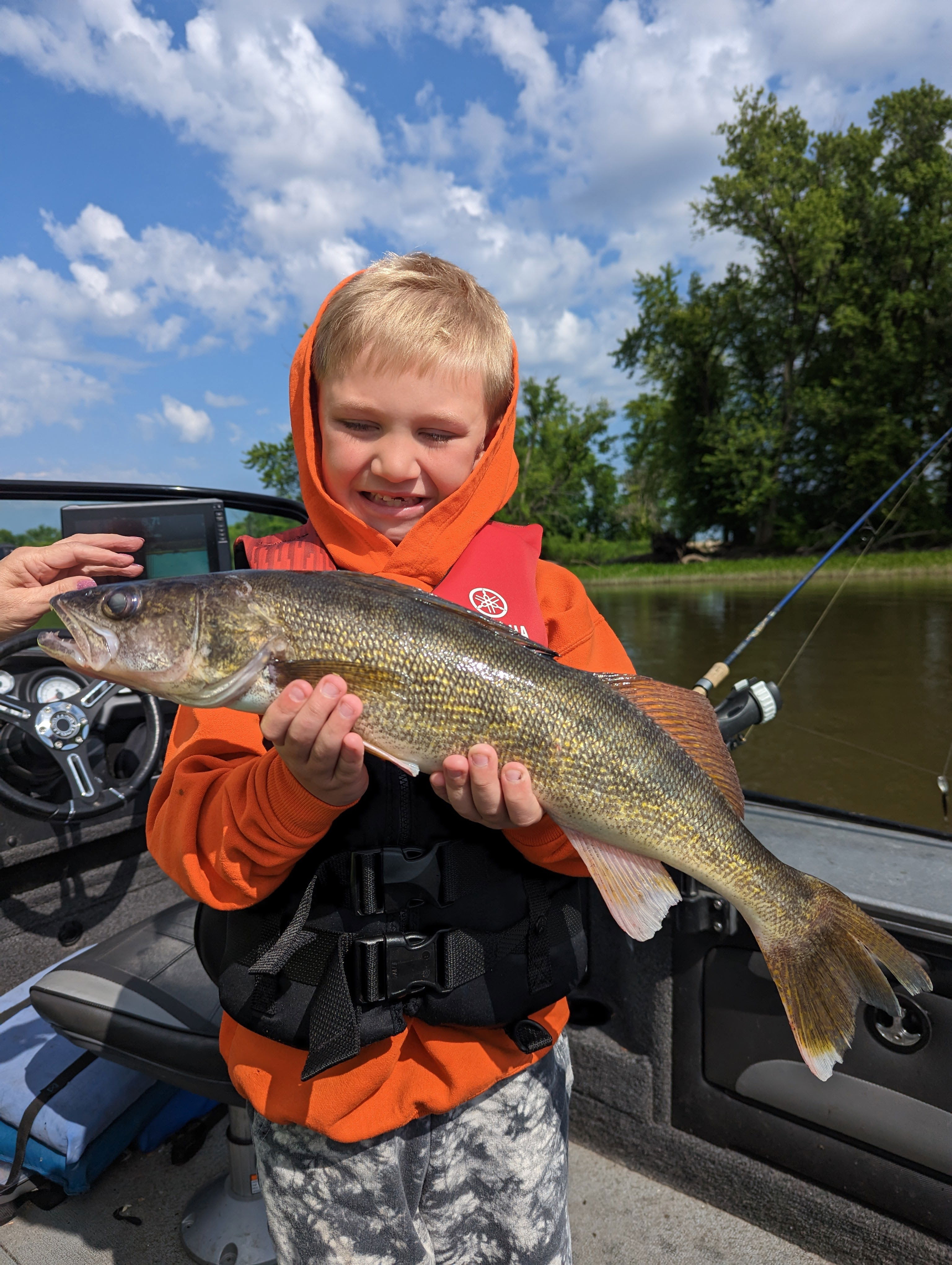 POOL 4 (RED WING) WATER TEMP 78: LEVEL 2.5:FLOW @ 10,400 - HAHN'S FISHING  GUIDE