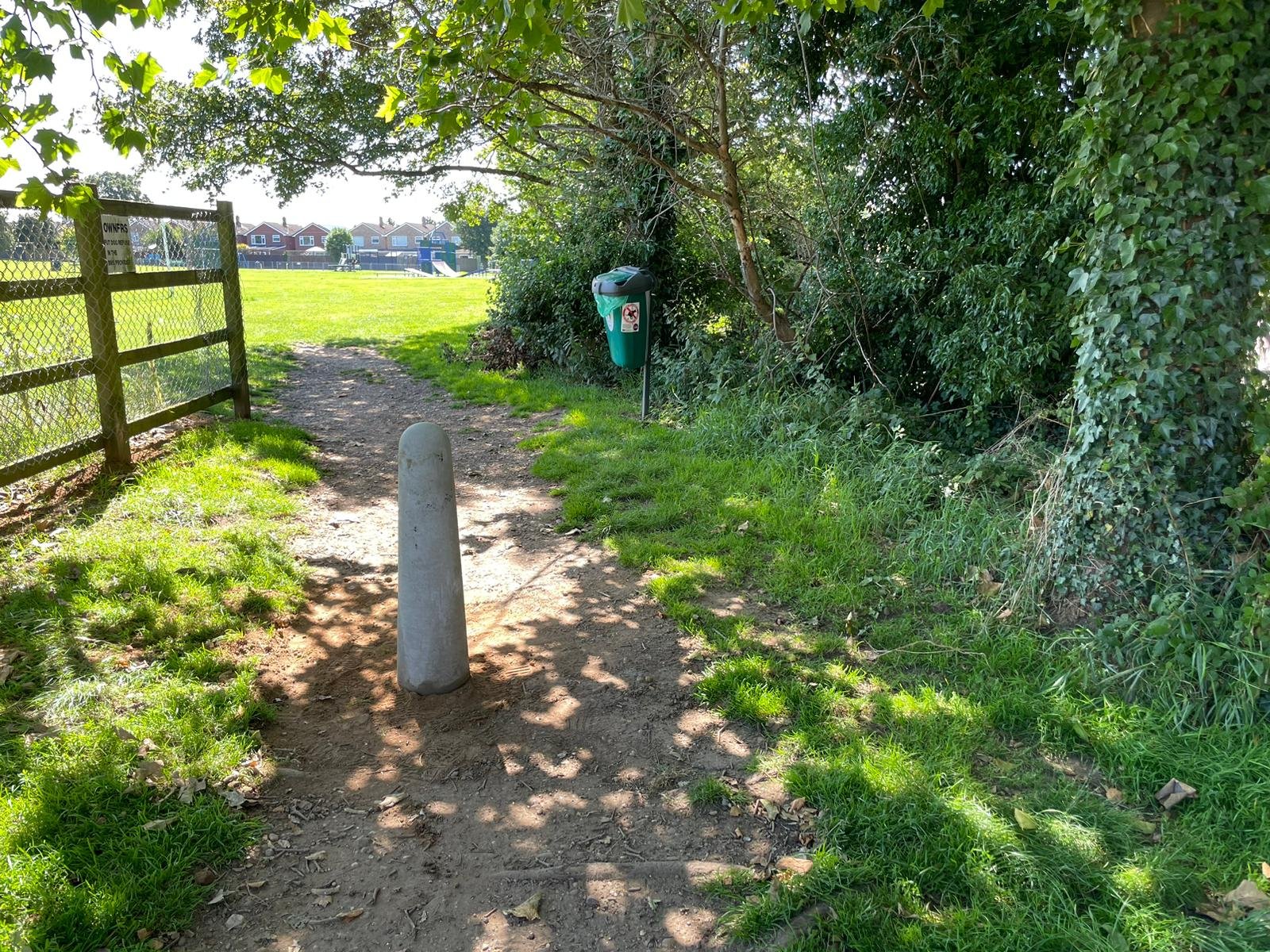 Bollards installed at entrances to the Playing Field - Radford Semele ...