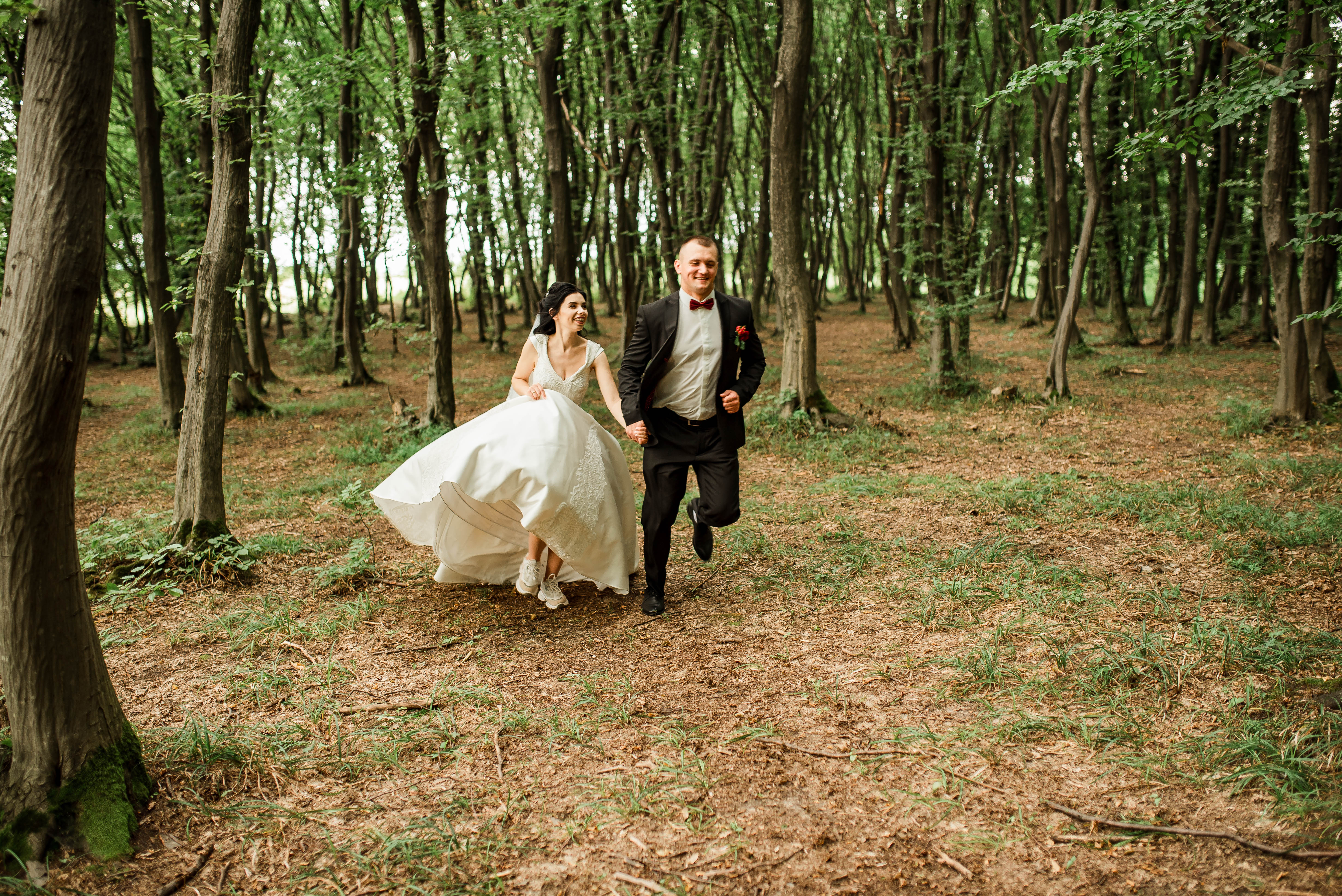 WEIL WIR GLÜCKLICHE MENSCHEN SIND