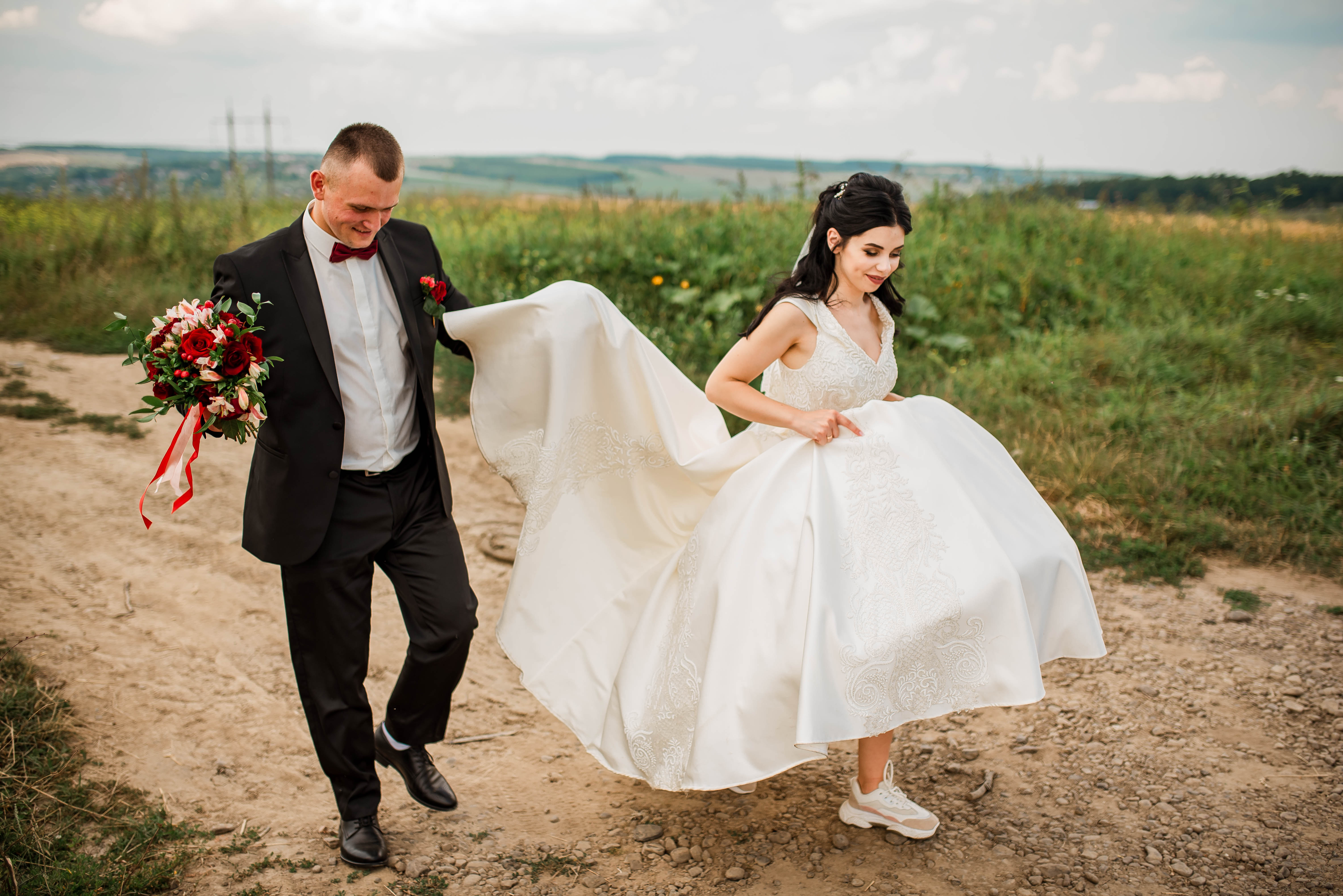 WEIL WIR GLÜCKLICHE MENSCHEN SIND