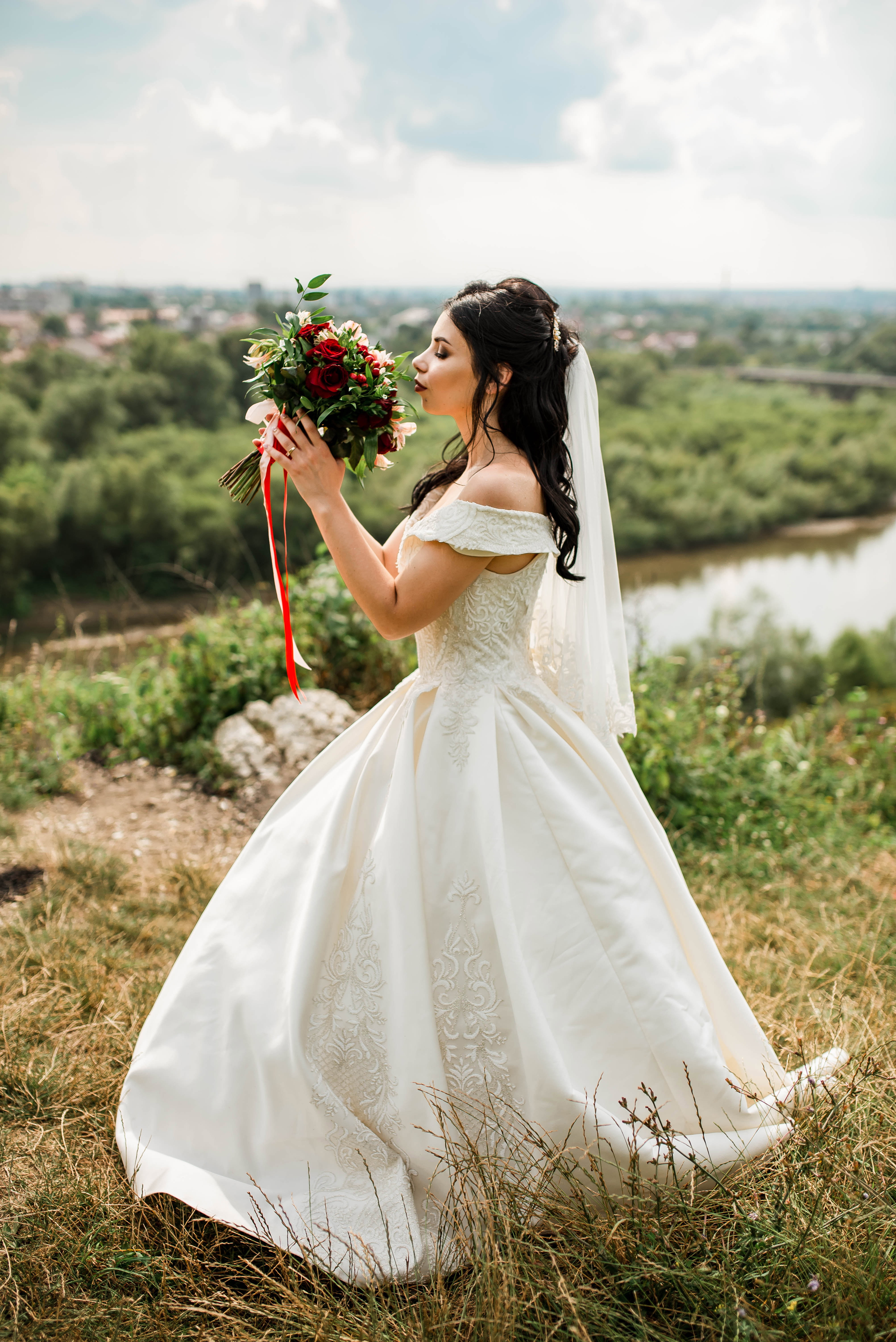 WEIL WIR GLÜCKLICHE MENSCHEN SIND