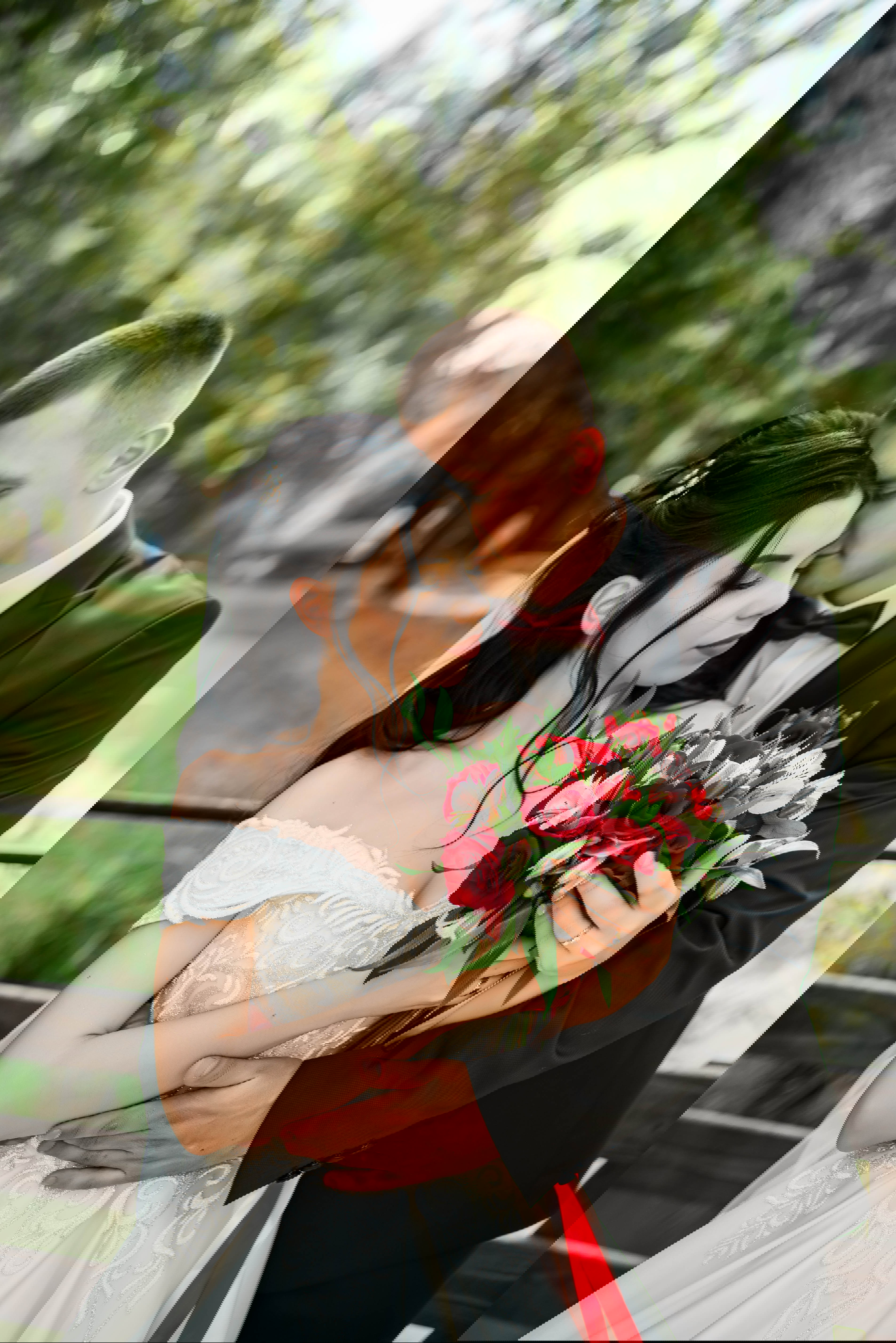 WEIL WIR GLÜCKLICHE MENSCHEN SIND