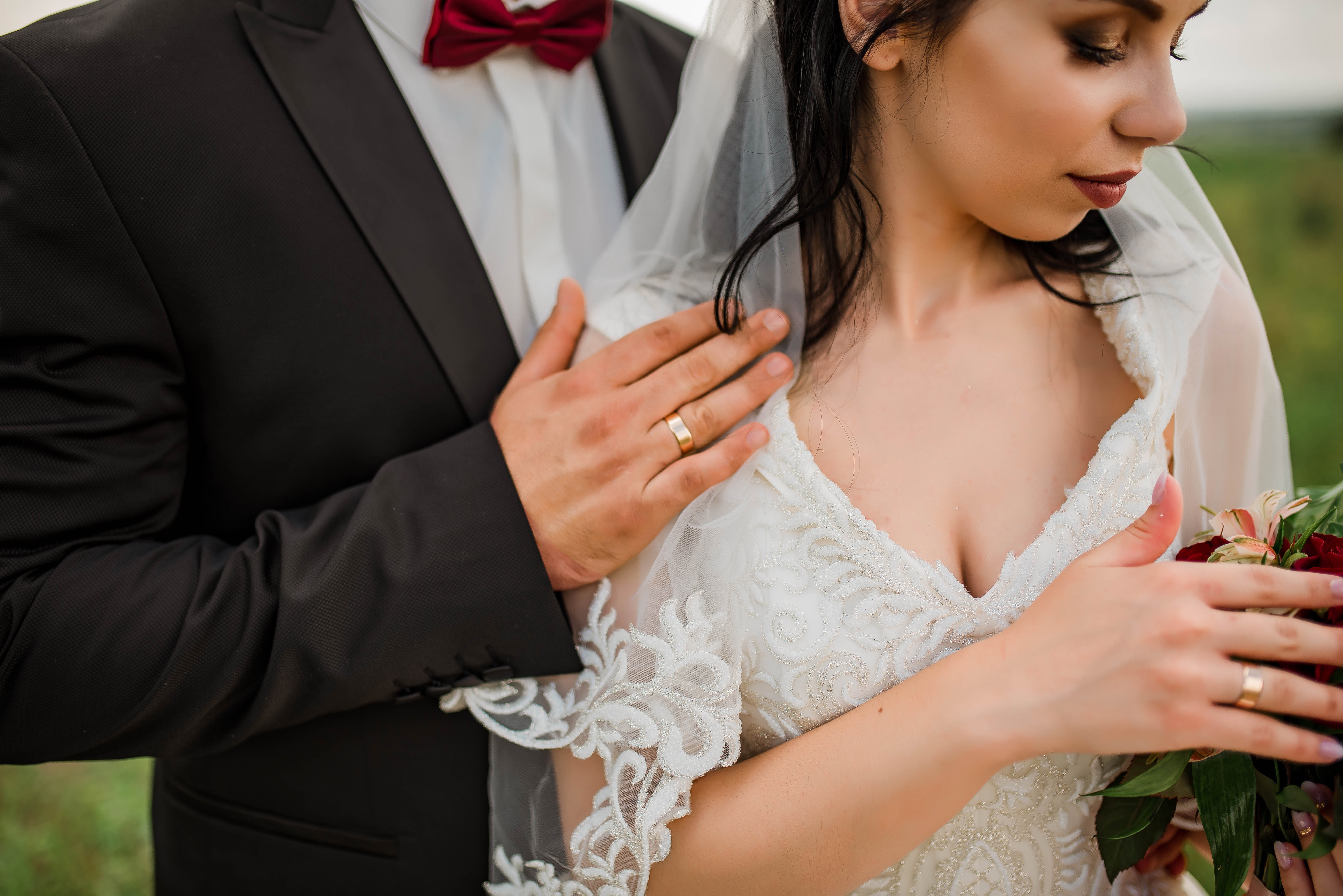 WEIL WIR GLÜCKLICHE MENSCHEN SIND