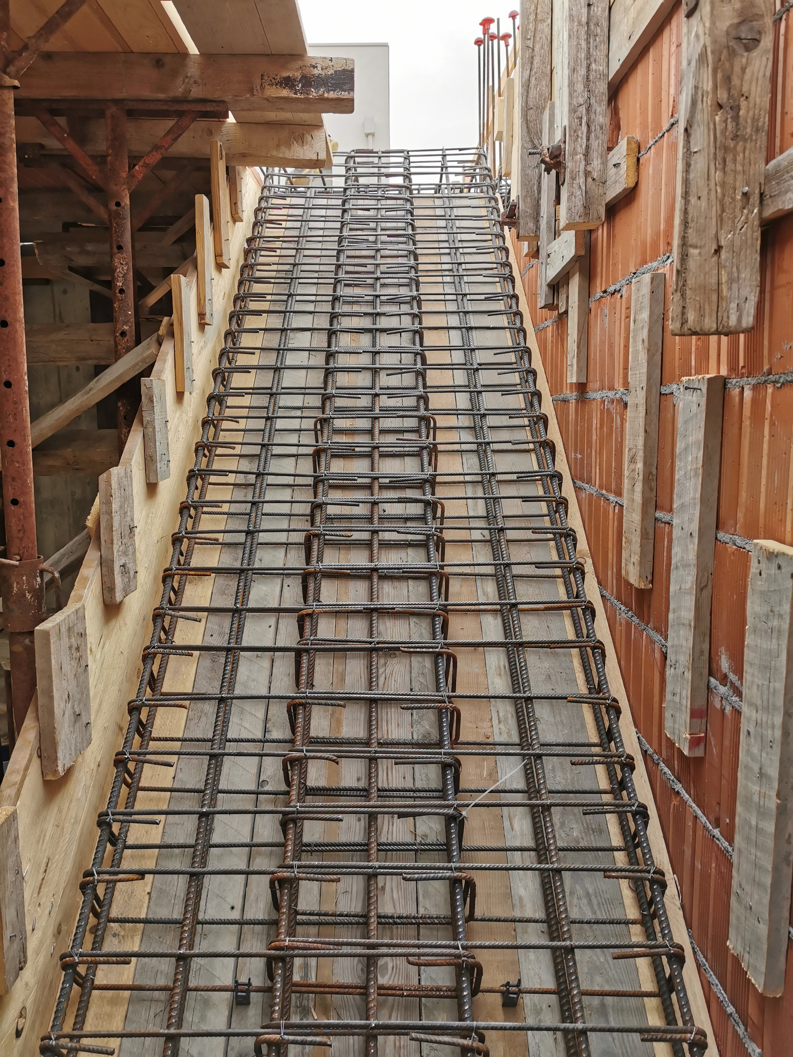 CONSTRUCTION OF A SINGLE-FAMILY BUILDING (Work in progress)