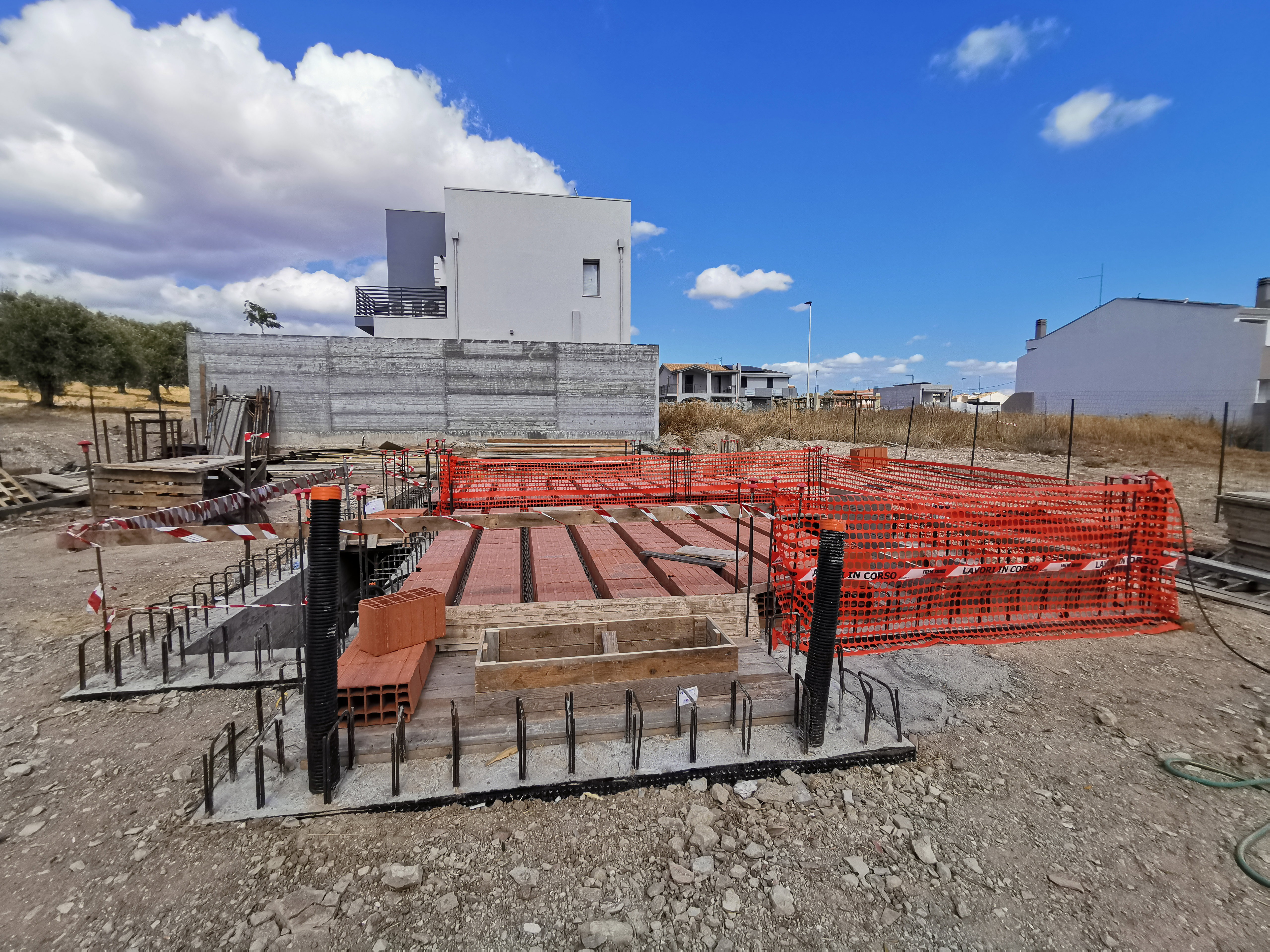 CONSTRUCTION OF A SINGLE-FAMILY BUILDING (Work in progress)