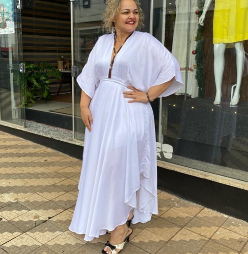 Empresária Ivanir Souza arrasou com look all white