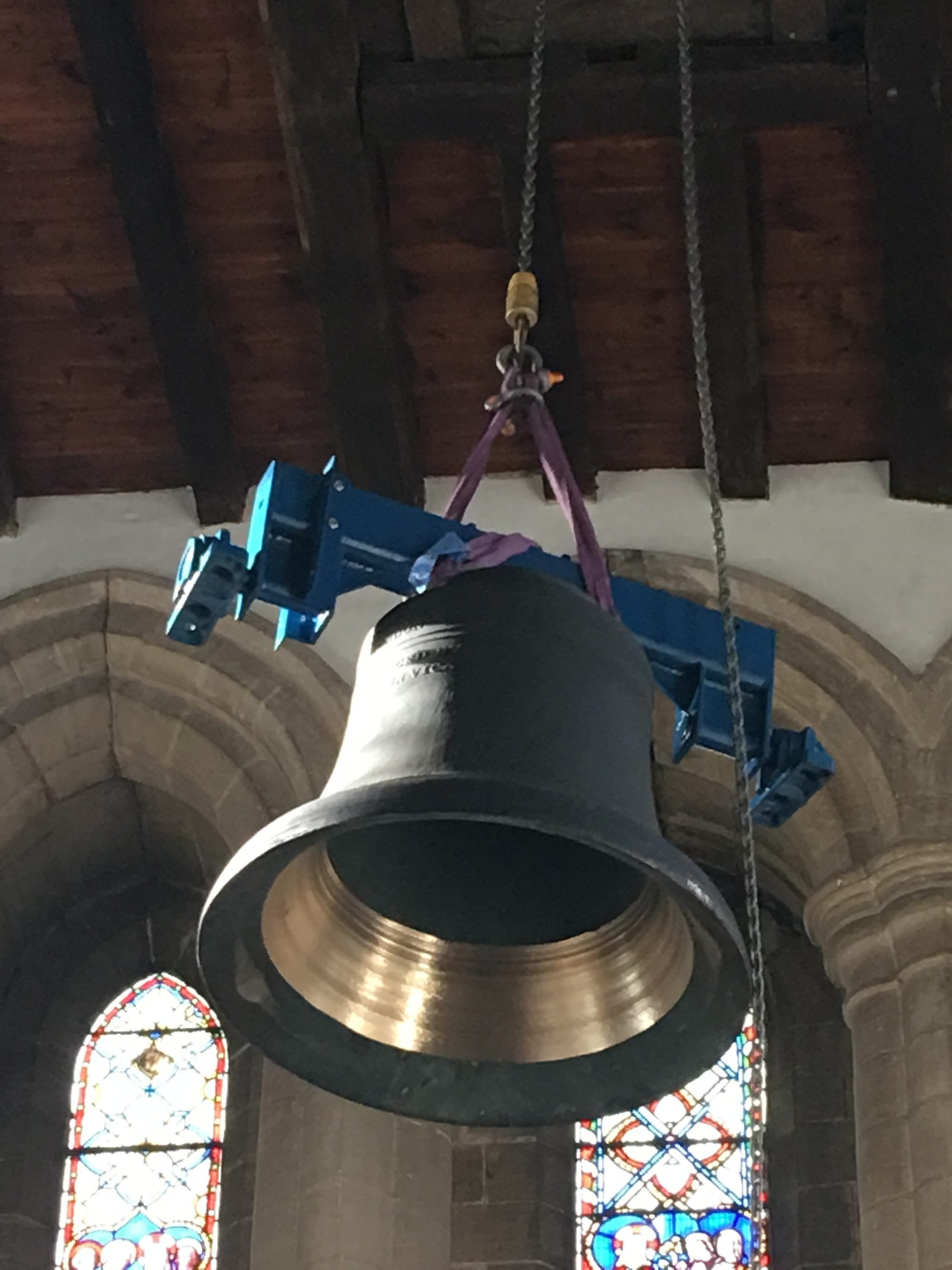 Six Church Bells Random Ringing in Celebration - titre et paroles par Sound  Ideas | Spotify