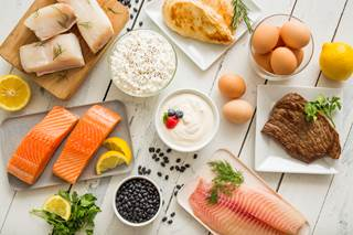 A healthy diet including fish, eggs, vegetables, poultry, and legumes may lower the risk for central nervous system demyelination.