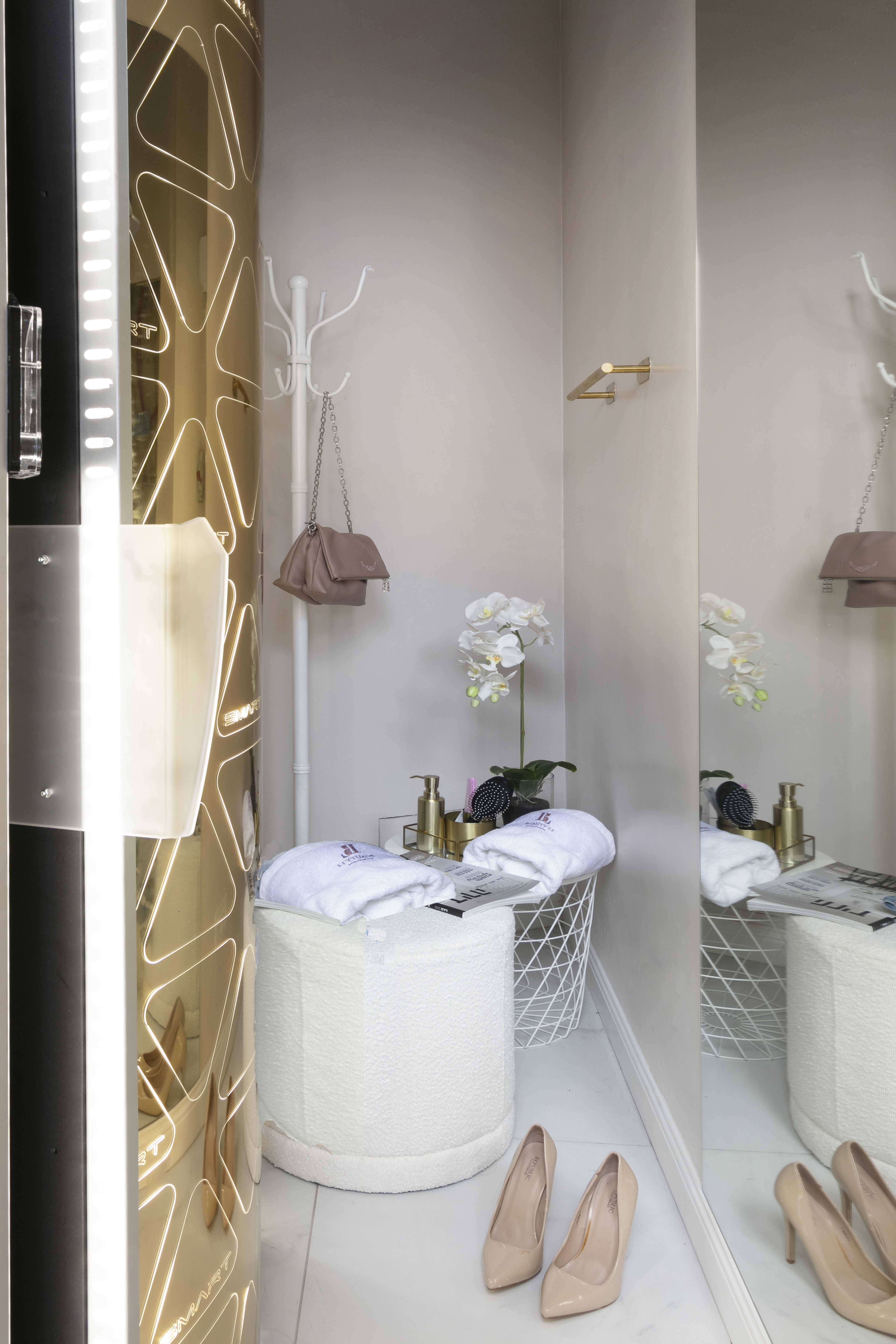 Aesthetic clinic design