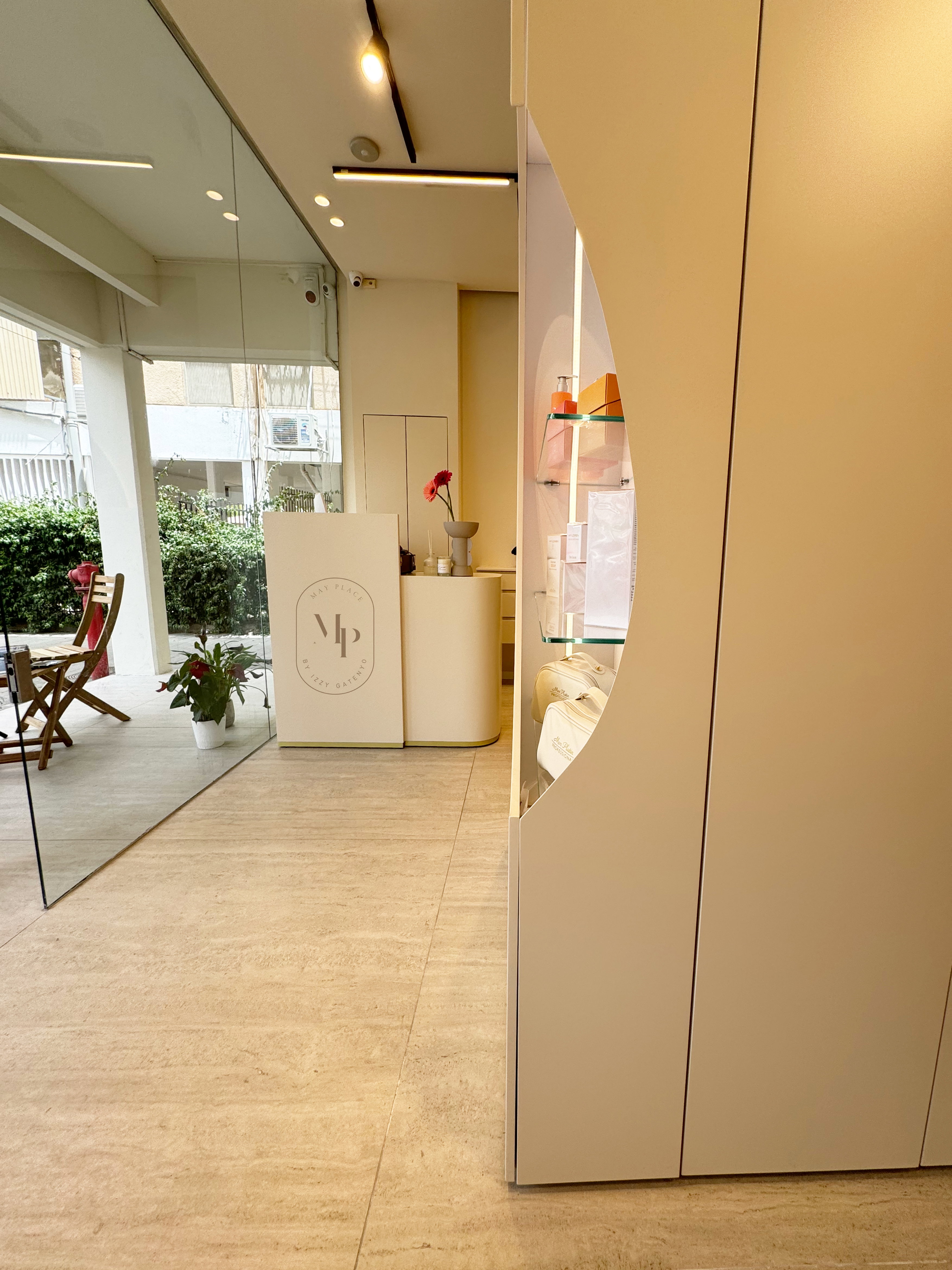 Aesthetic clinic design