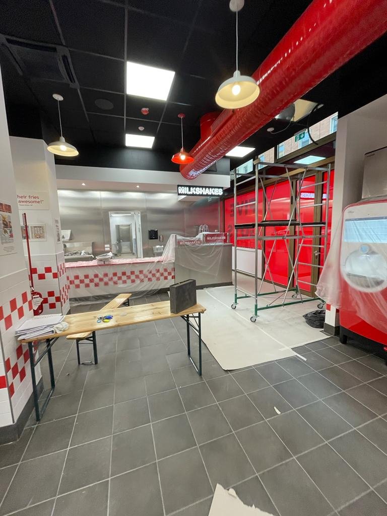 REALIZZAZIONE NUOVO PUNTO DI RISTORO CATENA FIVE GUYS PRESSO VIA TORINO (MI)