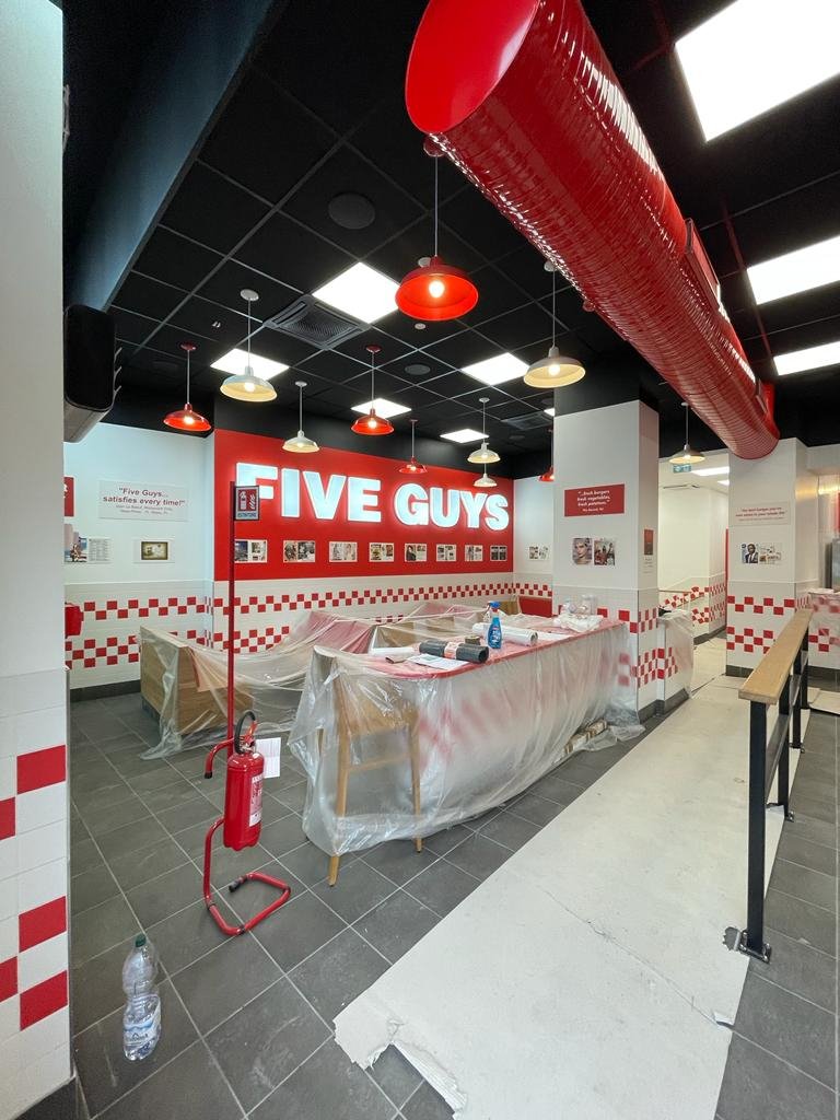REALIZZAZIONE NUOVO PUNTO DI RISTORO CATENA FIVE GUYS PRESSO VIA TORINO (MI)