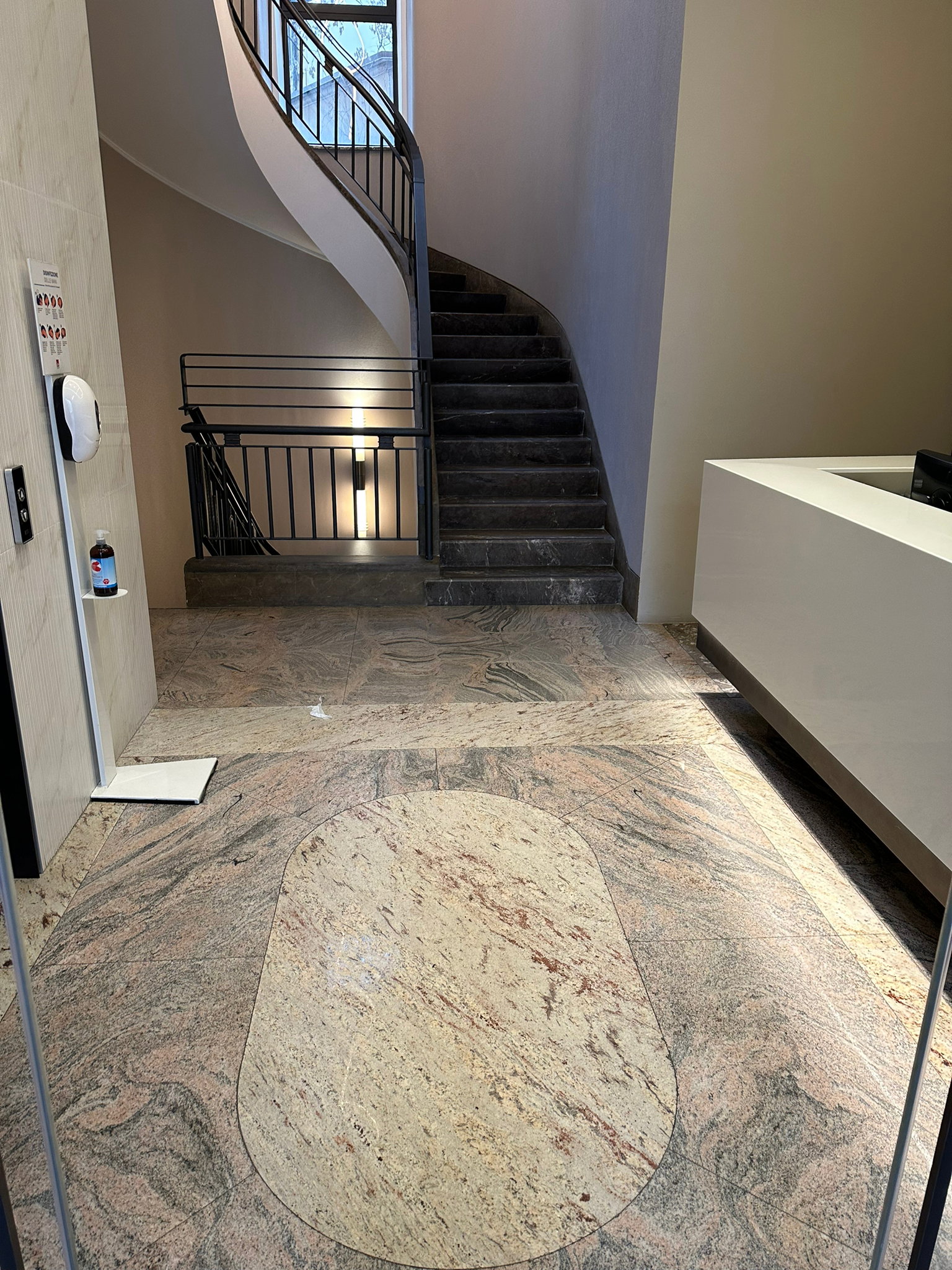 SERVIZIO DI RECEPTION 