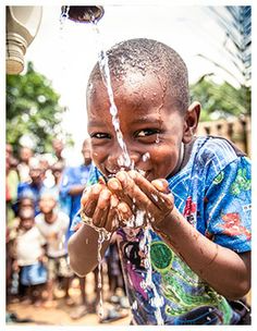 kristencreative: humanitarian photography child drinking water