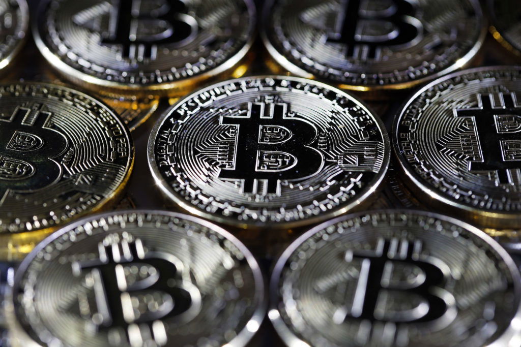 BTC Bitcoin ETH Ethereum cripto moeda halving blockchain, melhor investimento hoje, melhor investimento, investir, maior retorno, investir na bolsa, investir em criptomoedas