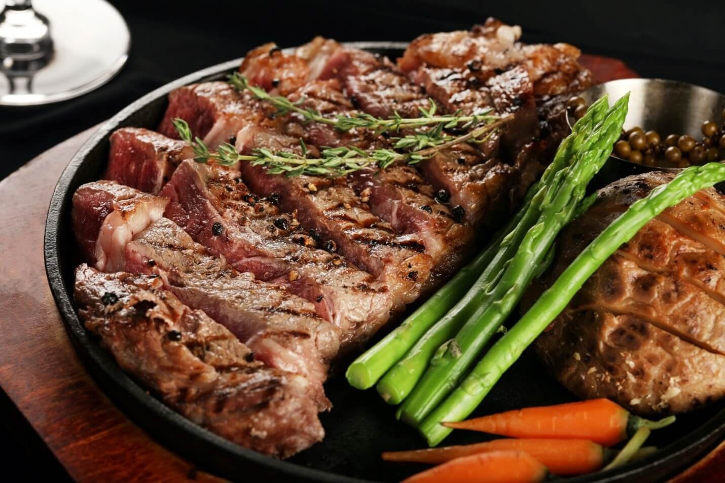 the-best-grill-recipes-for-steak-how-to-grill-a-steak-using-a-flat-grill-techniques-for-how-to-grill-the-perfect-steak