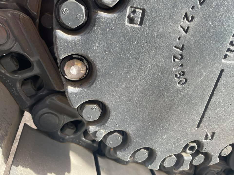 Protection of hydraulic assemblies for excavators