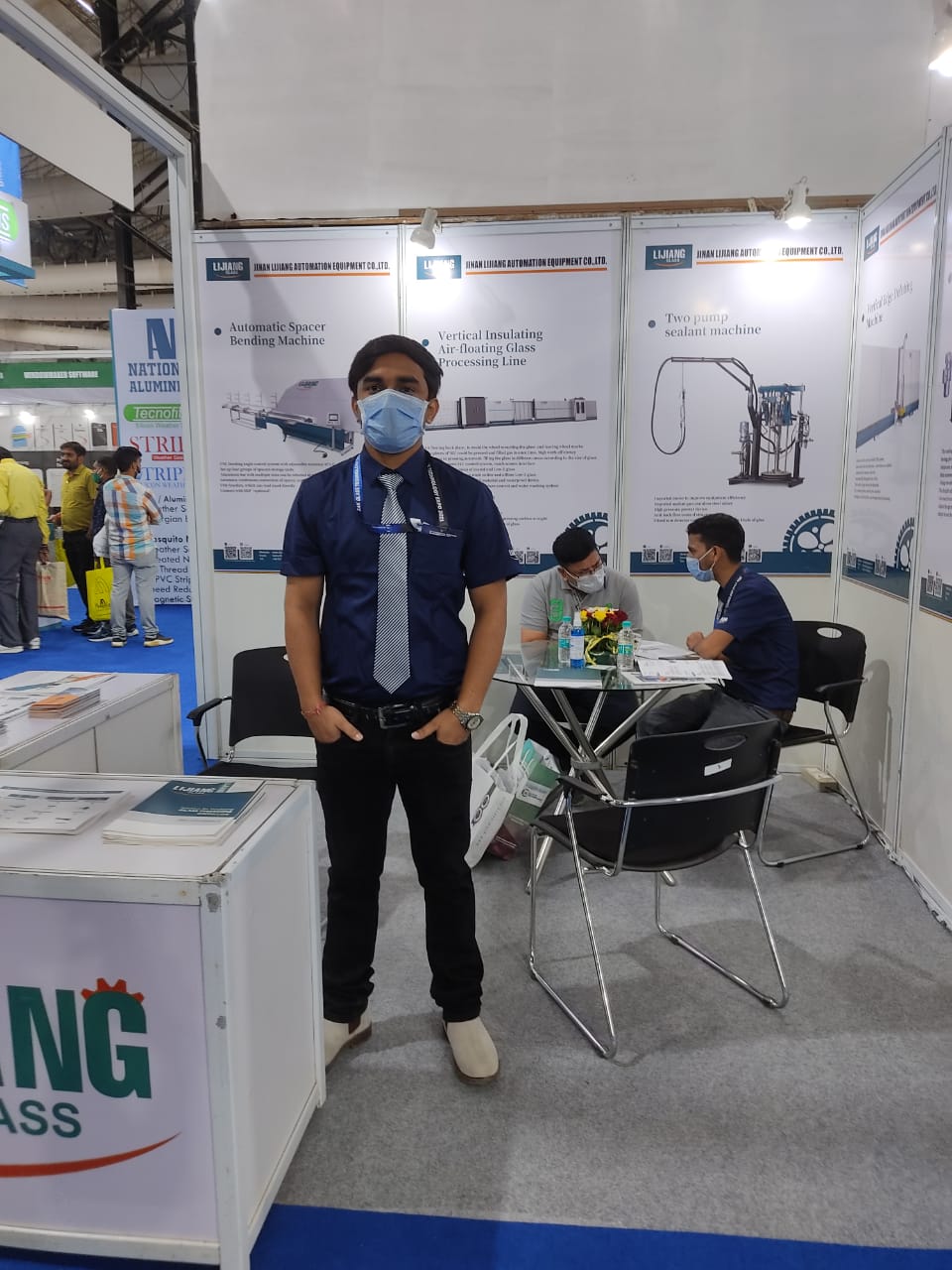 The staff style of Indian Servie Team--Mr.Suraj