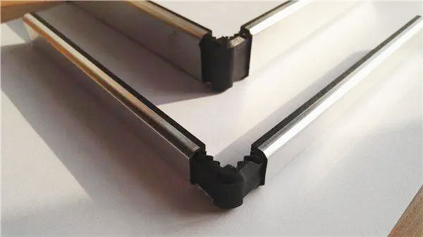 The glass fiber warm edge