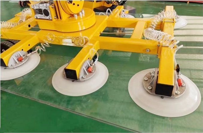 More Details of Glass Lifter Loading Suction Cup Car 1