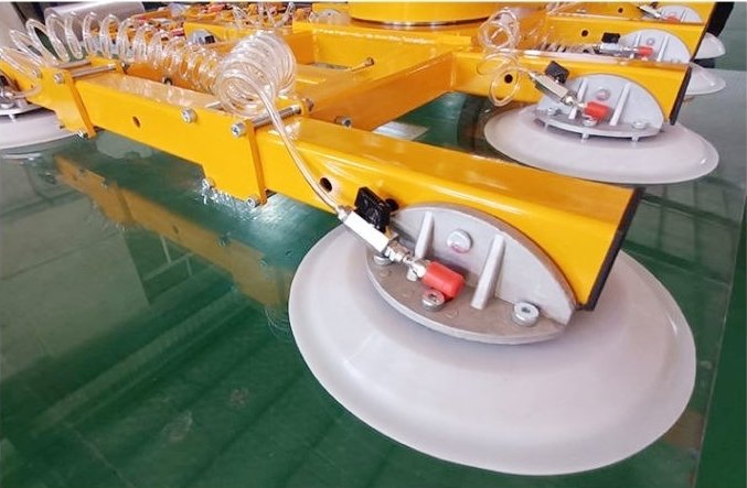 More Details of Glass Lifter Loading Suction Cup Car 4