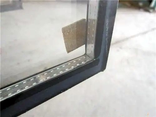 The aluminum strip type insulating glass 1