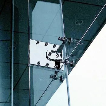  The glass curtain wall support structure fails  1