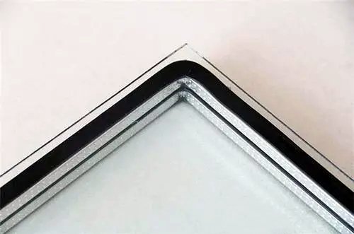 Figure 4 The aluminum rubber-strip type of insulating glass 1