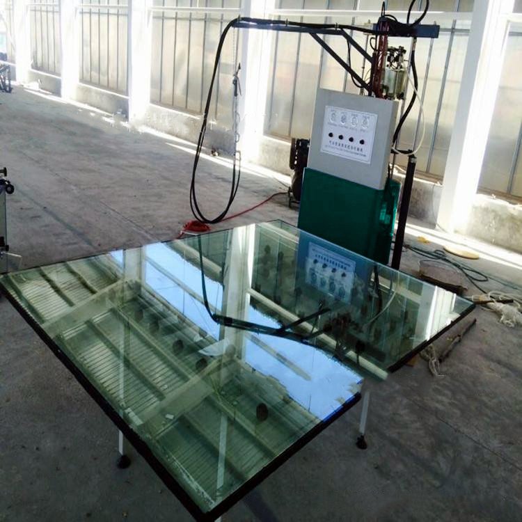 Figure 3 The insulating glass horizontal sealed processing 1
