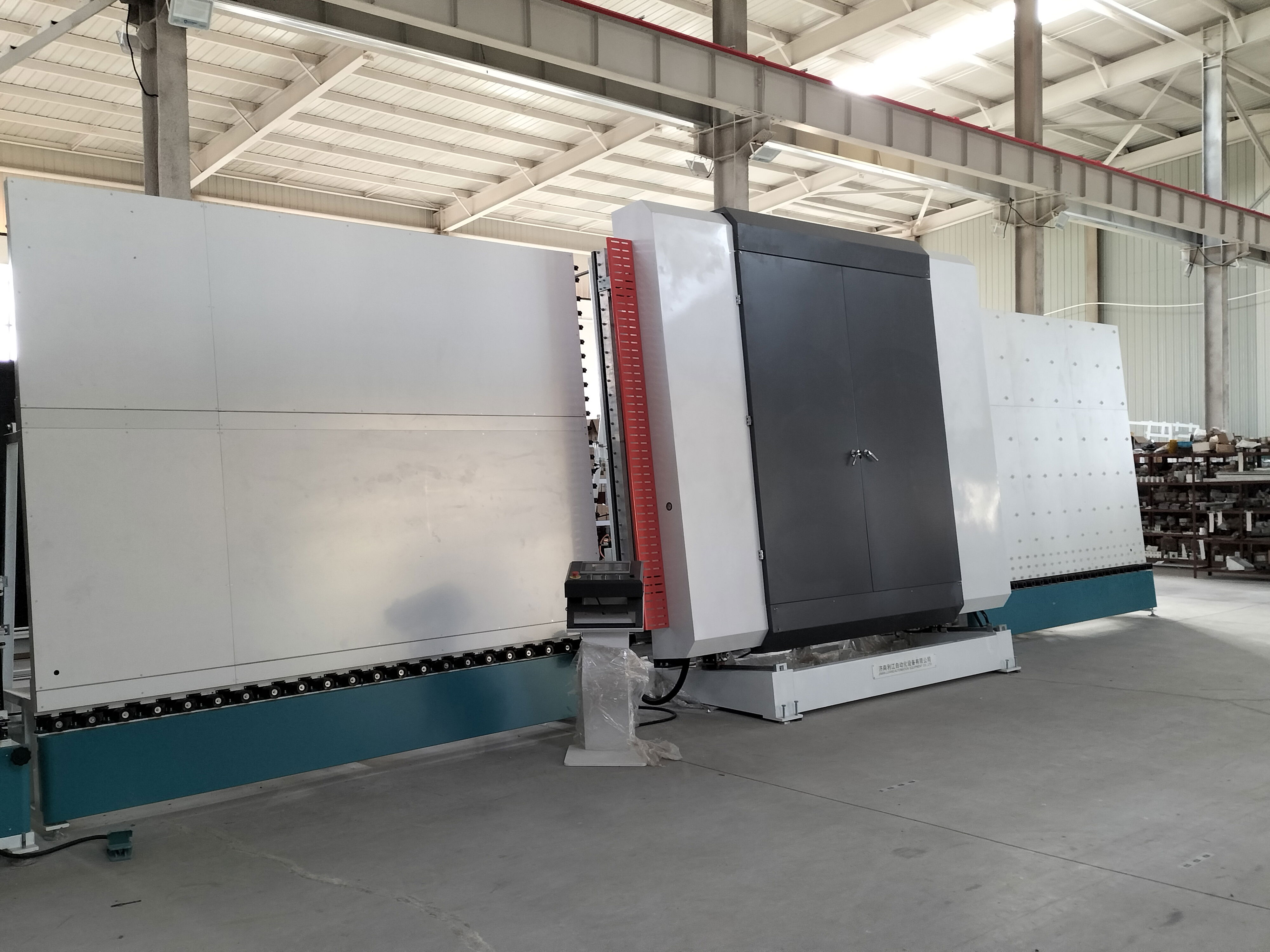 Figure 2 The insulating glass vertical laminated processing 1