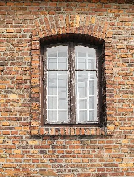 Figure 1 The window glass in wooden window frames 1
