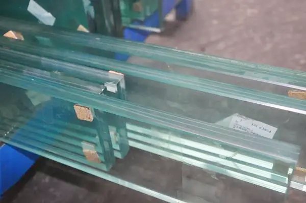 Figure 5 Laminated layer (sheet) of laminated glass 1