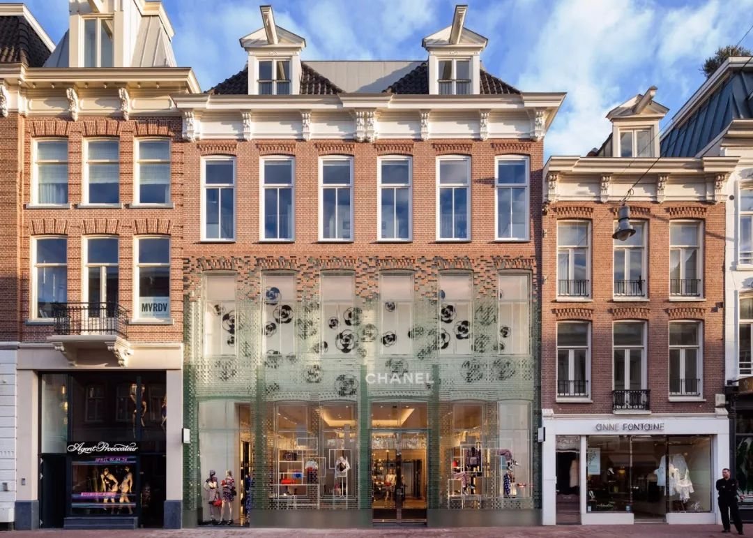 The CHANEL boutique / Amsterdam 1