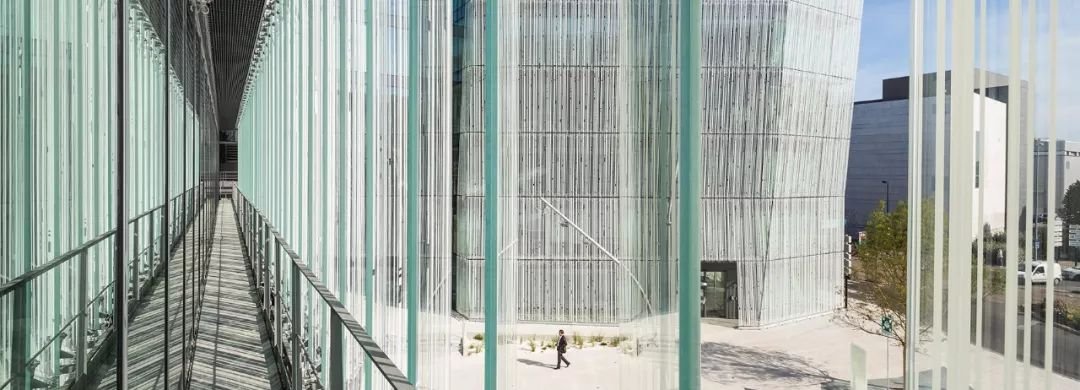The CREDIT MUTUEL BANK BUILDING/France 2