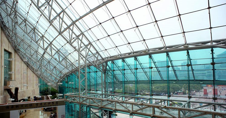 Figure 2 The structural insulating glazing applications: The fulcrum glass curtain wall building