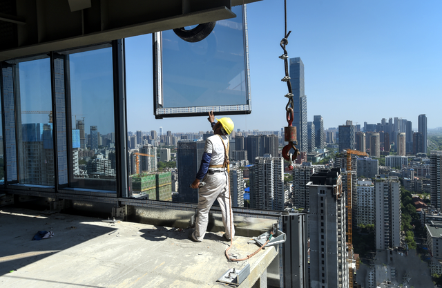 Figure 1 The installation processing of glass curtain wall 1