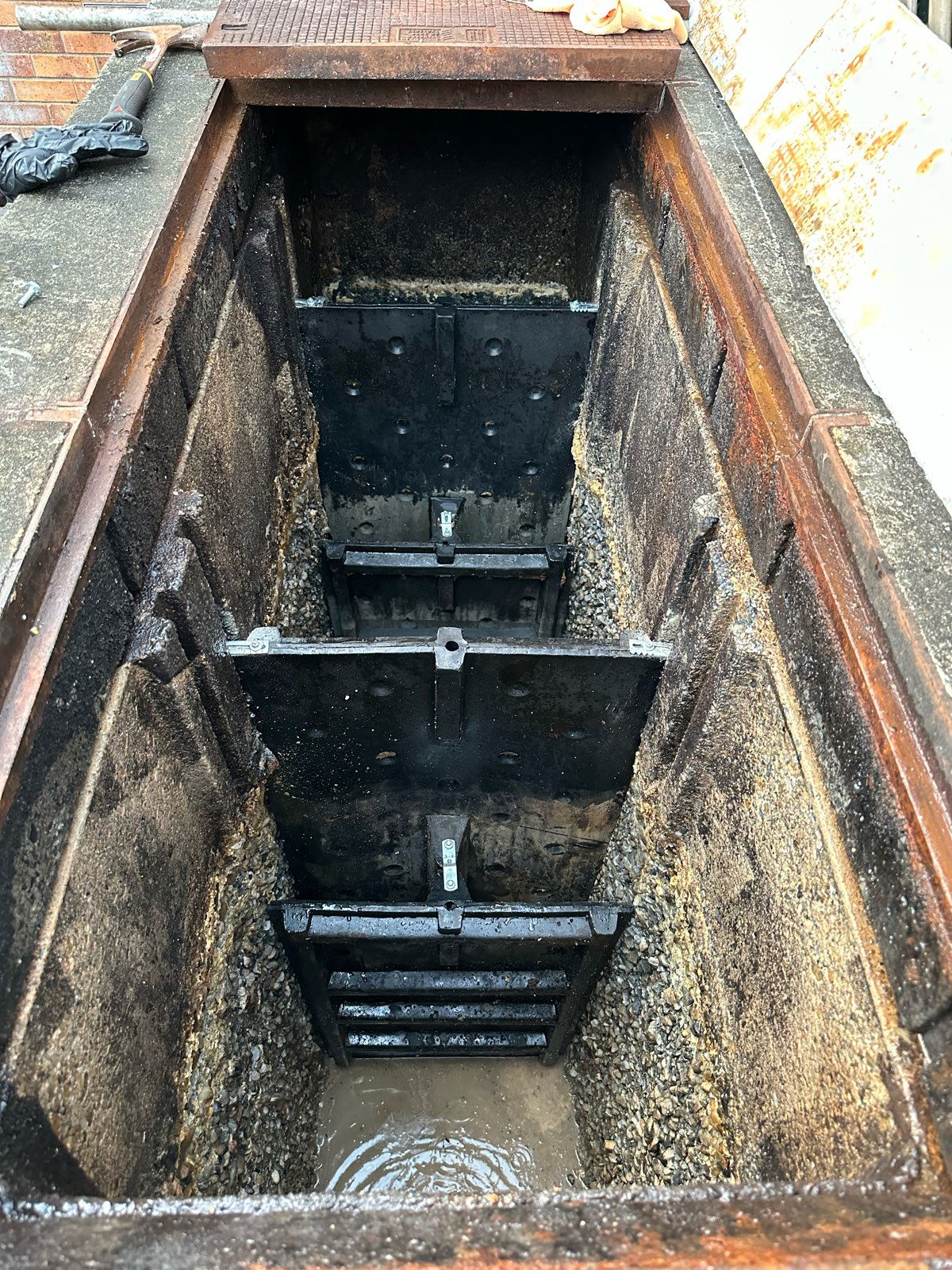 Baffle Replacement & Repairs Grease Trap Repairs & Relining