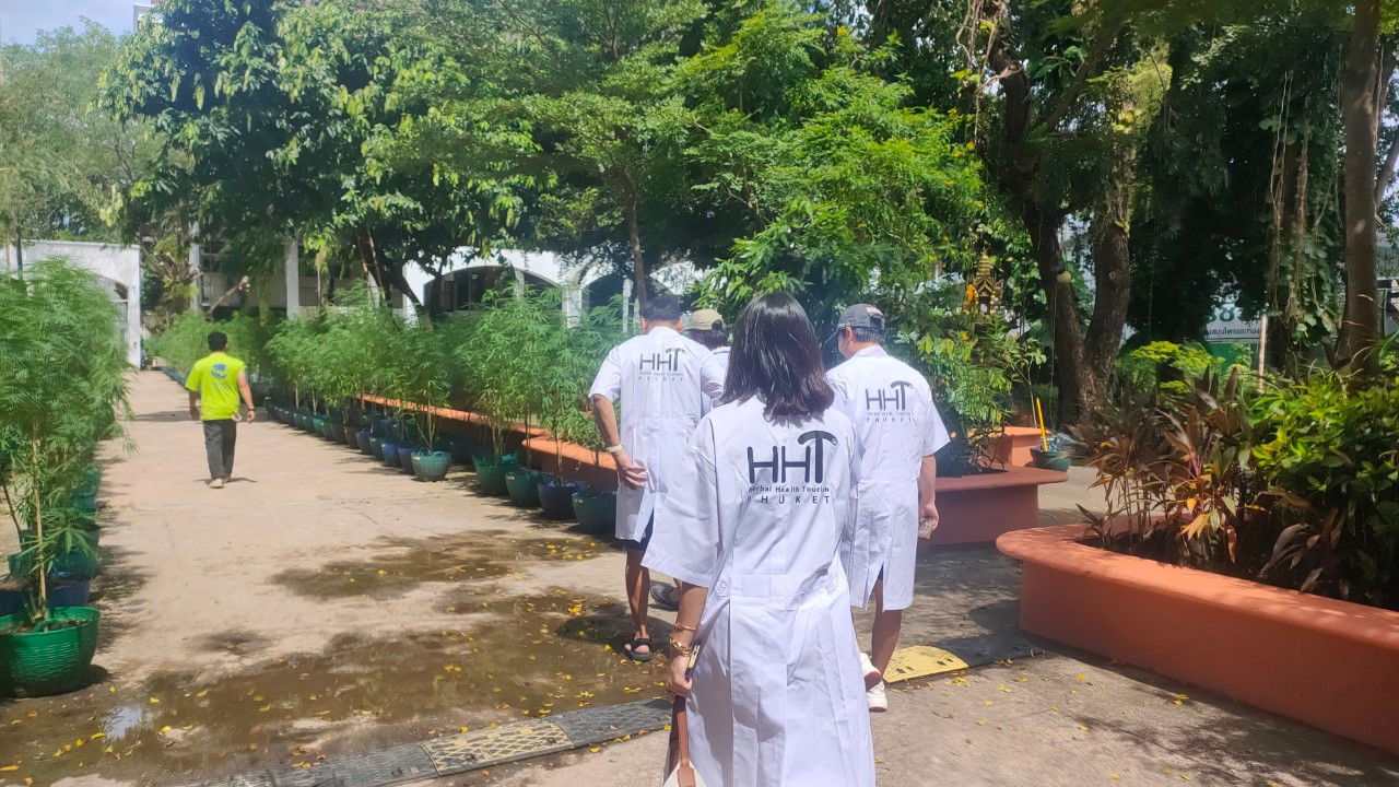 Visit from a group of tourists 20/08/22