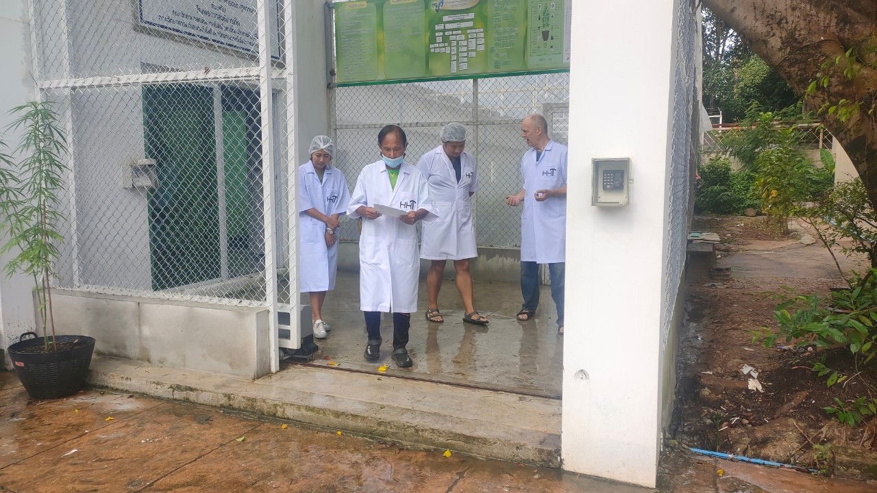 Visit a farm from a Taiwanese tourist