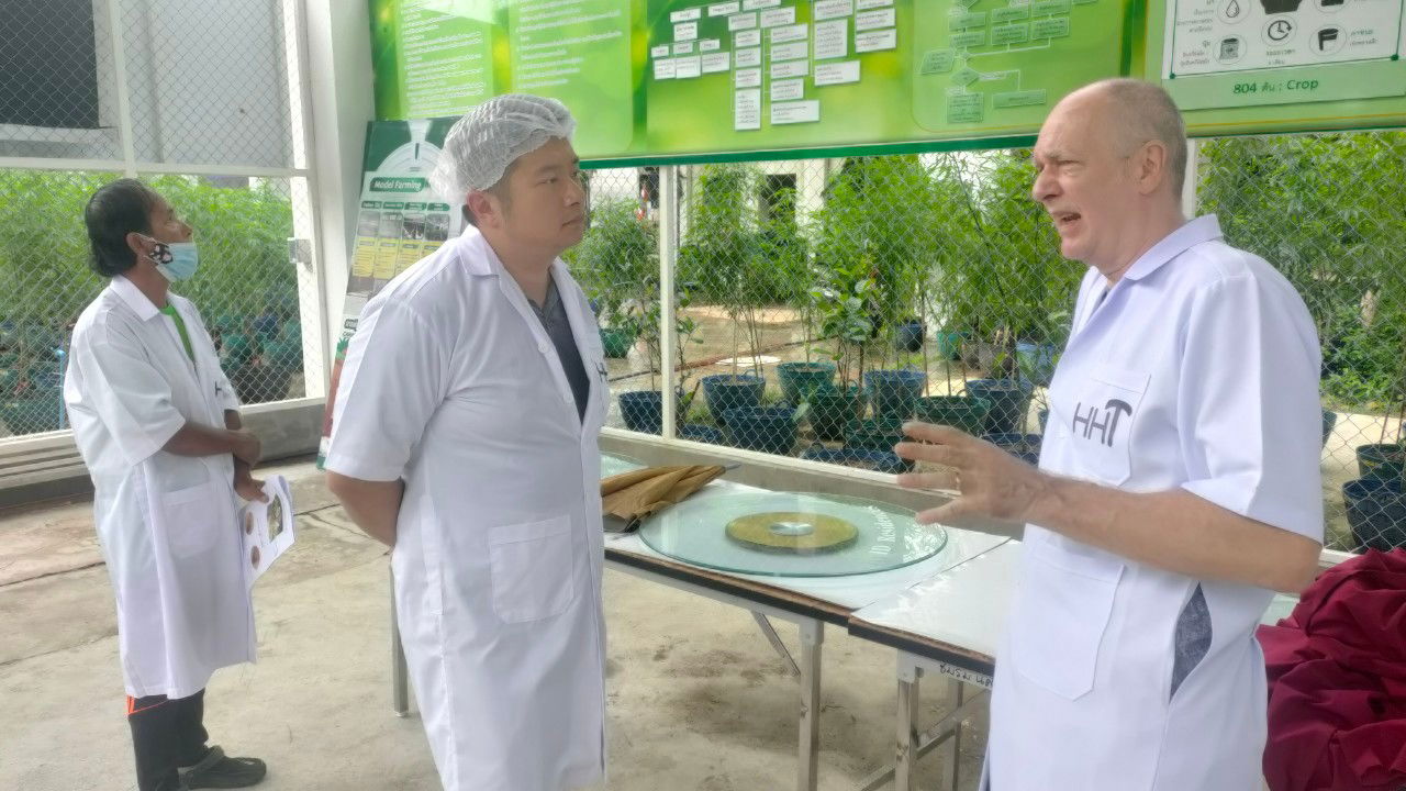 Visit a farm from a Taiwanese tourist