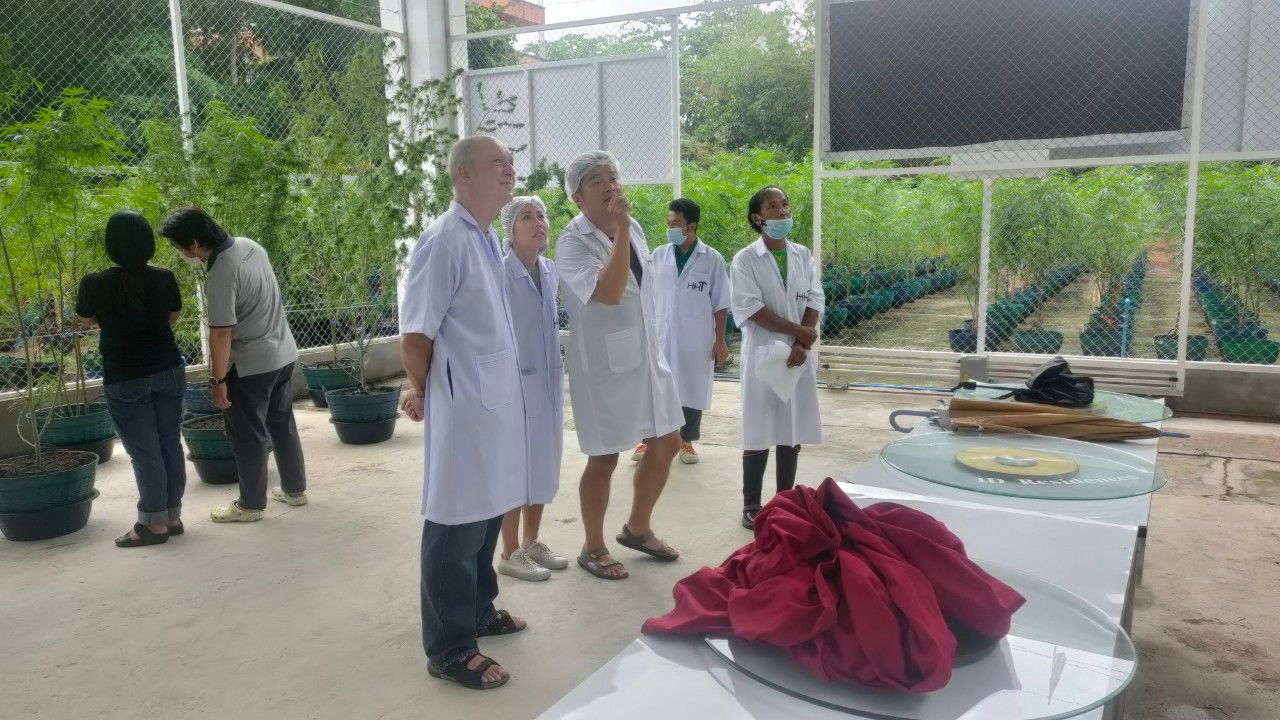 Visit a farm from a Taiwanese tourist