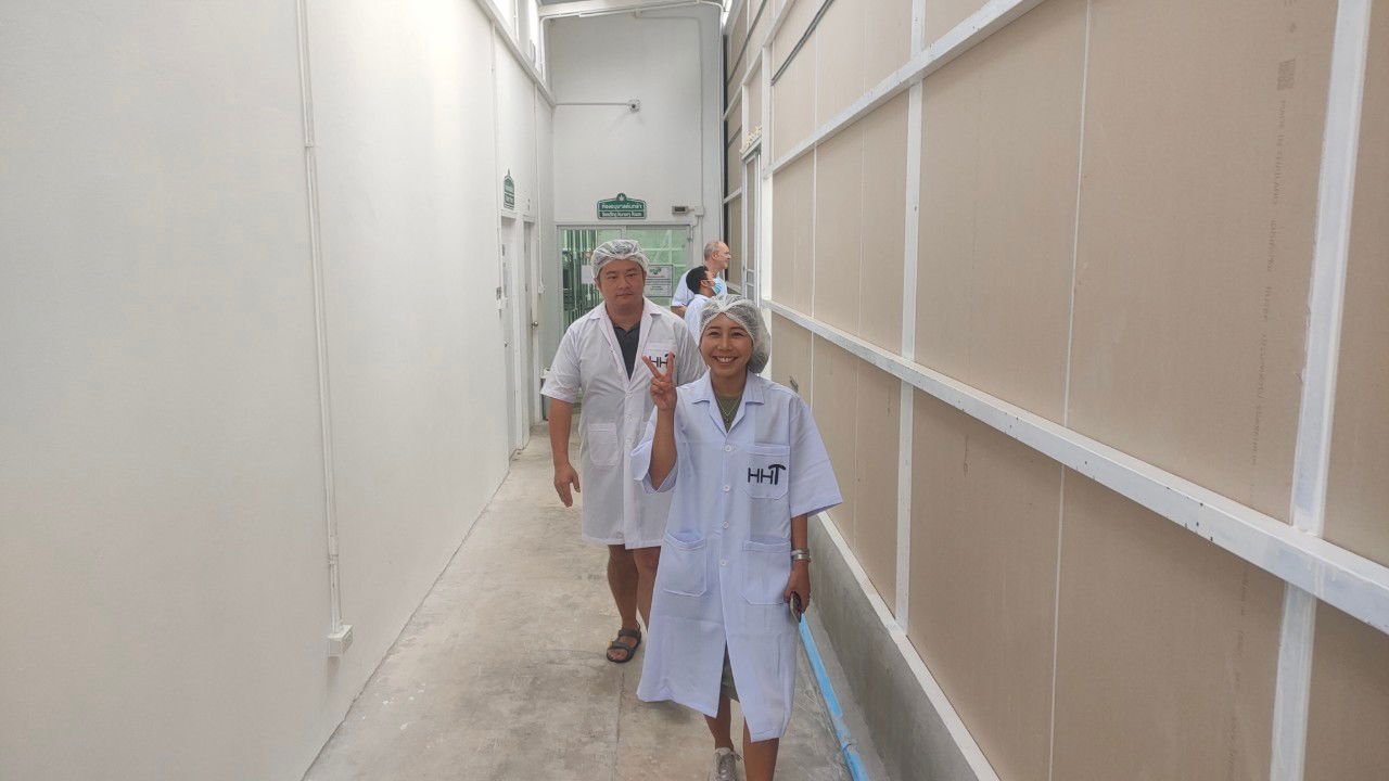 Visit a farm from a Taiwanese tourist